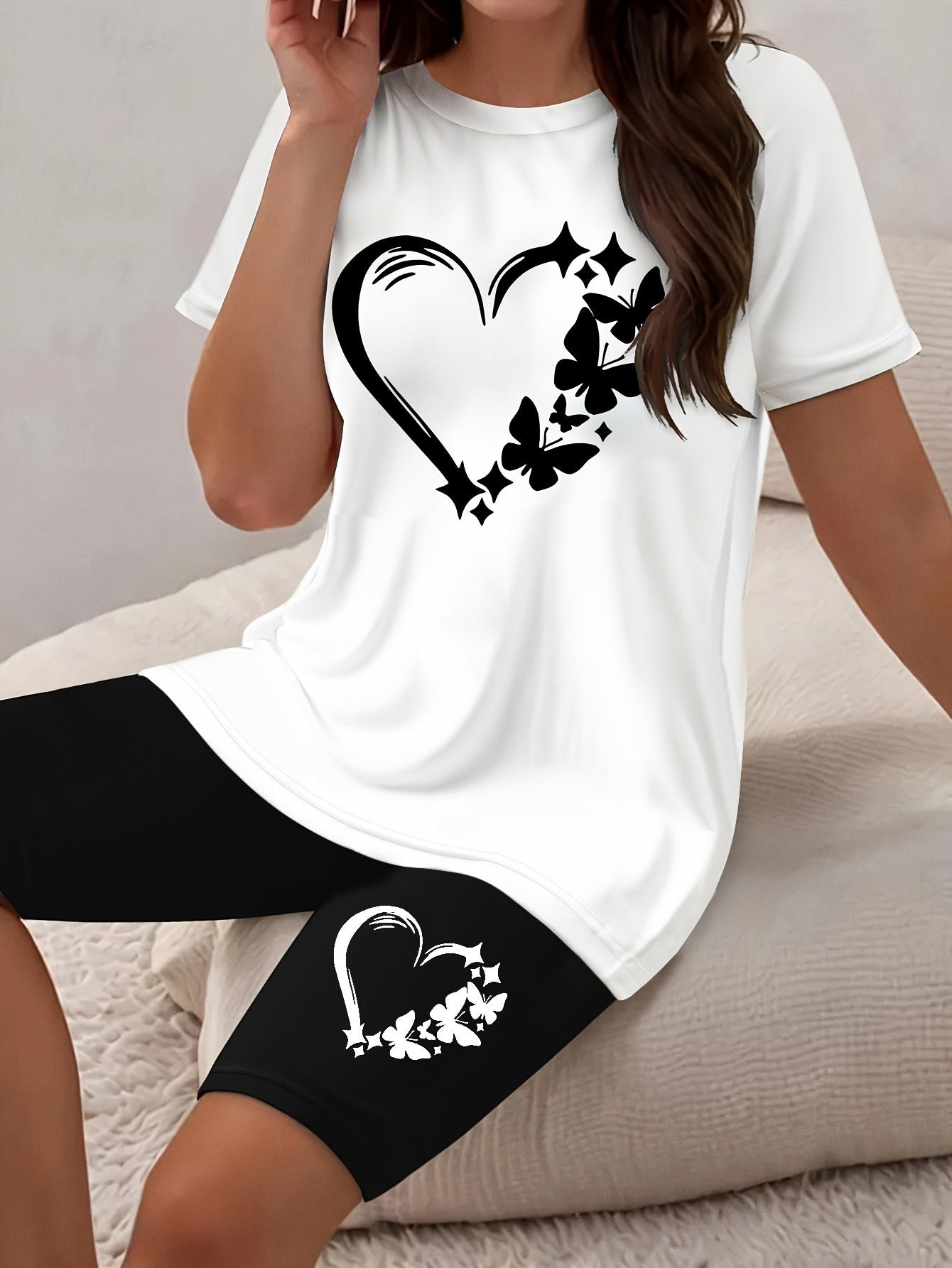 0314Gwen, a Casual Women'S Clothing Set Featuring a Heart Design, Includes a Short-Sleeved T-Shirt with a Round Neck And Fitted Shorts