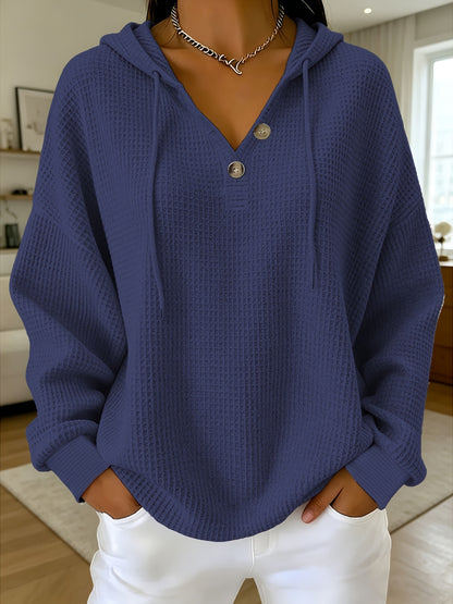 A Plain-Colored Waffle V-Neck Hoodie with Buttons Is Ideal for Everyday Travel