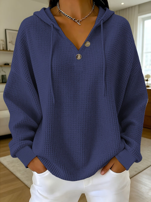 A Plain-Colored Waffle V-Neck Hoodie with Buttons Is Ideal for Everyday Travel