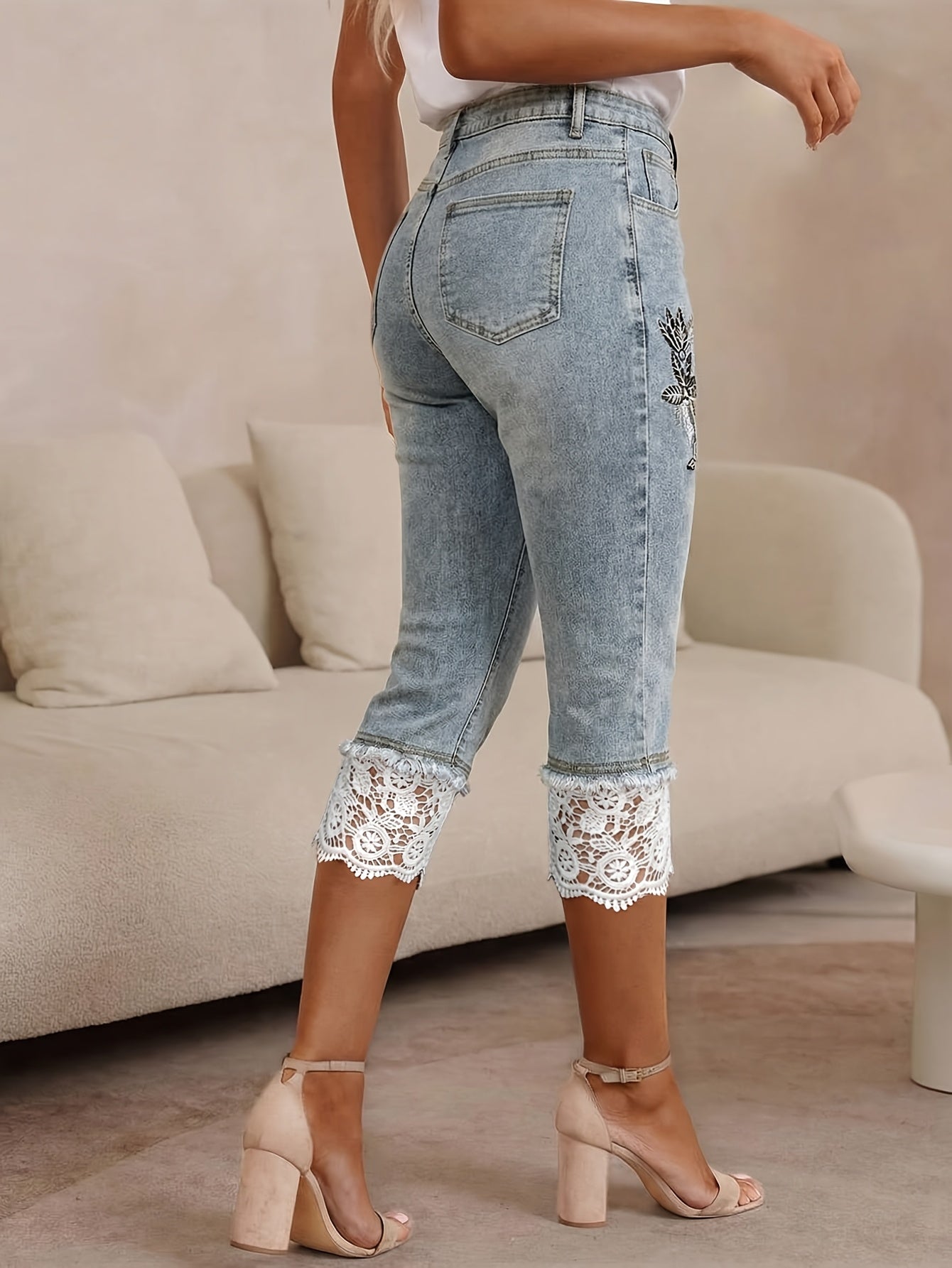 Women's High-waisted Embroidered Lace-trimmed Denim Capri Pants, Light Blue, Retro Sweet And Cool Style, Slim Fit, Versatile for Casual Attire, Commuting, And Dates, Suitable for Spring And Summer.