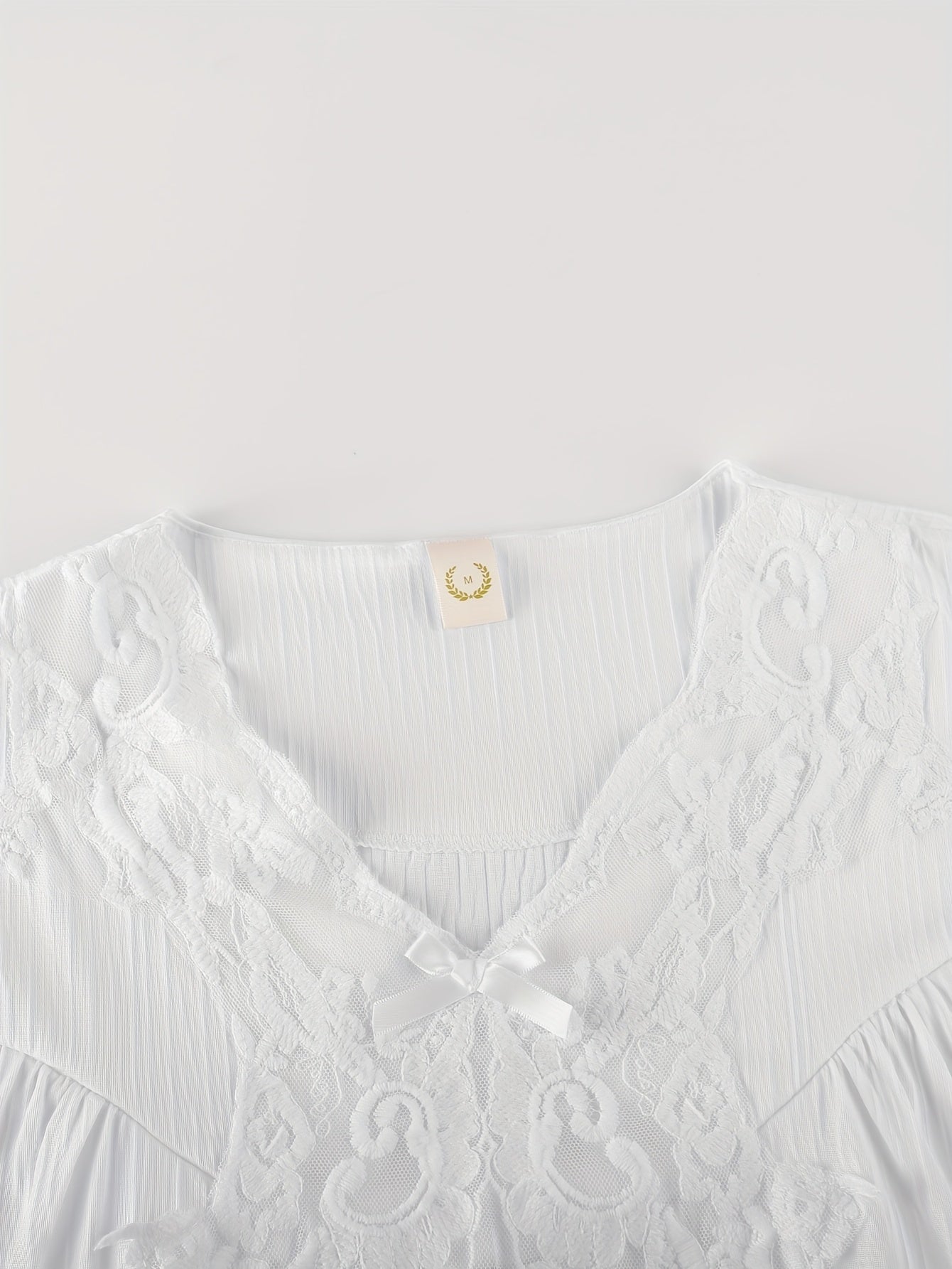 A Single French Court V-Neck Lace-Trimmed Princess Nightgown - a Solid White, Long-Sleeved, Flowing Garment That Is Cozy Enough for Home Wear, Suitable for All Seasons, This Luxurious Adult Nightgown Features Elegant Long Sleeves And Lace