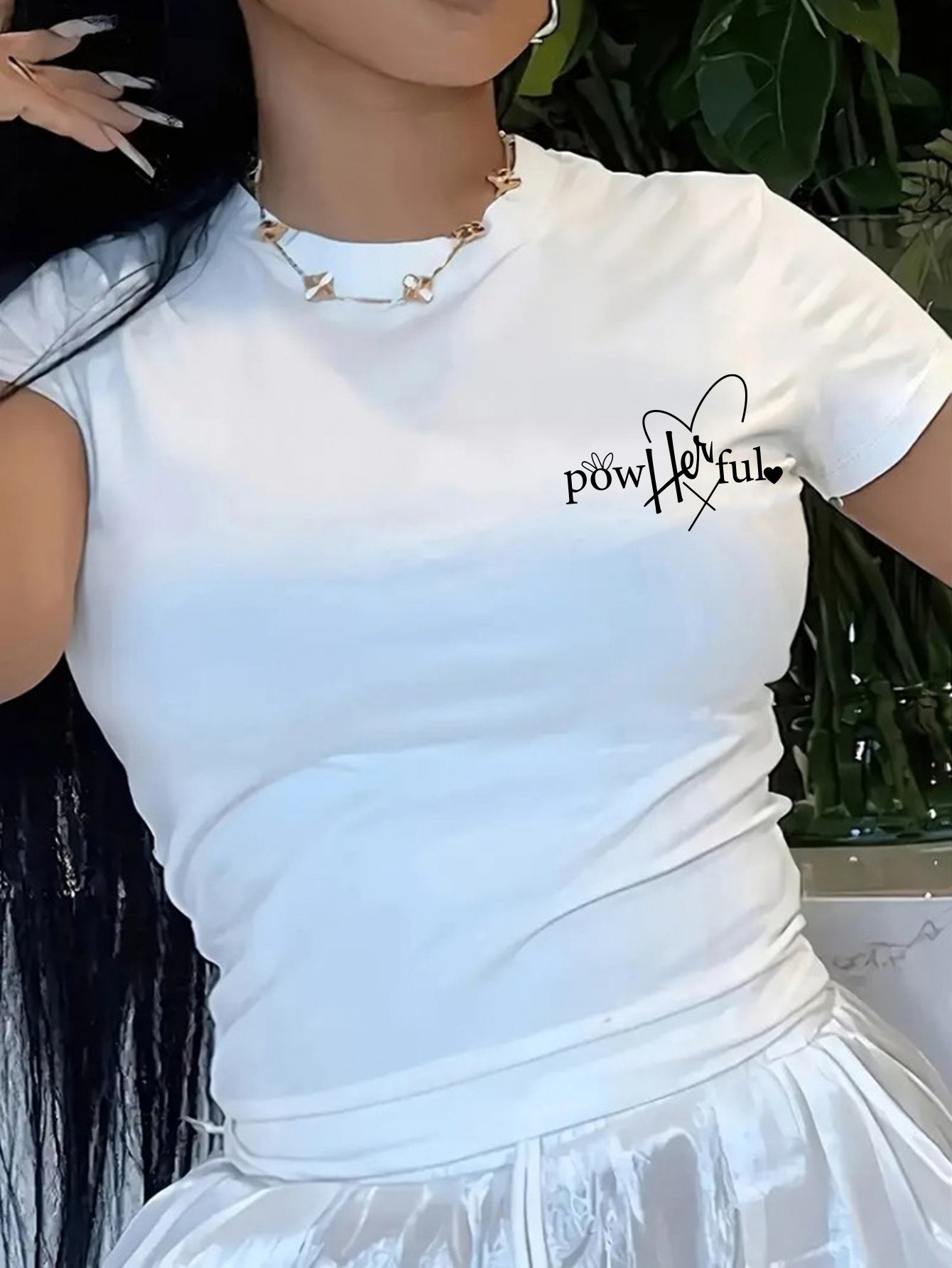 [Front and Back Double Image] Women's Inspirational Printed Short T-Shirt- Back Printed with "She Defeats All" Illustration Casual Short Sleeve Summer Top Mid-Stretch Round Neck Shirt Machine Washable Inspirational Text Design Comfortable Fit
