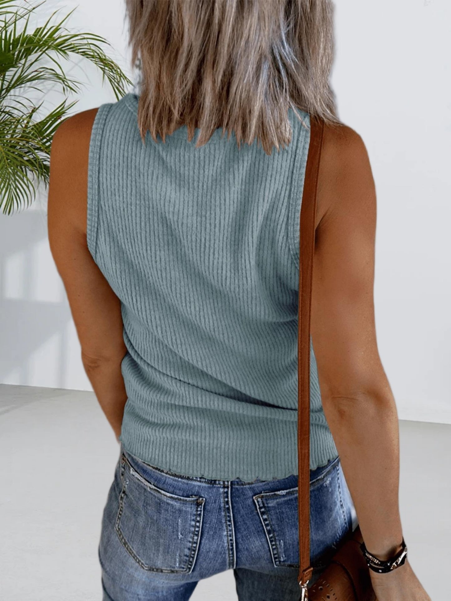Casual Tees for Everyday Wear, Featuring Solid Color Vests with a Round Neck, Perfect for Spring And Summer