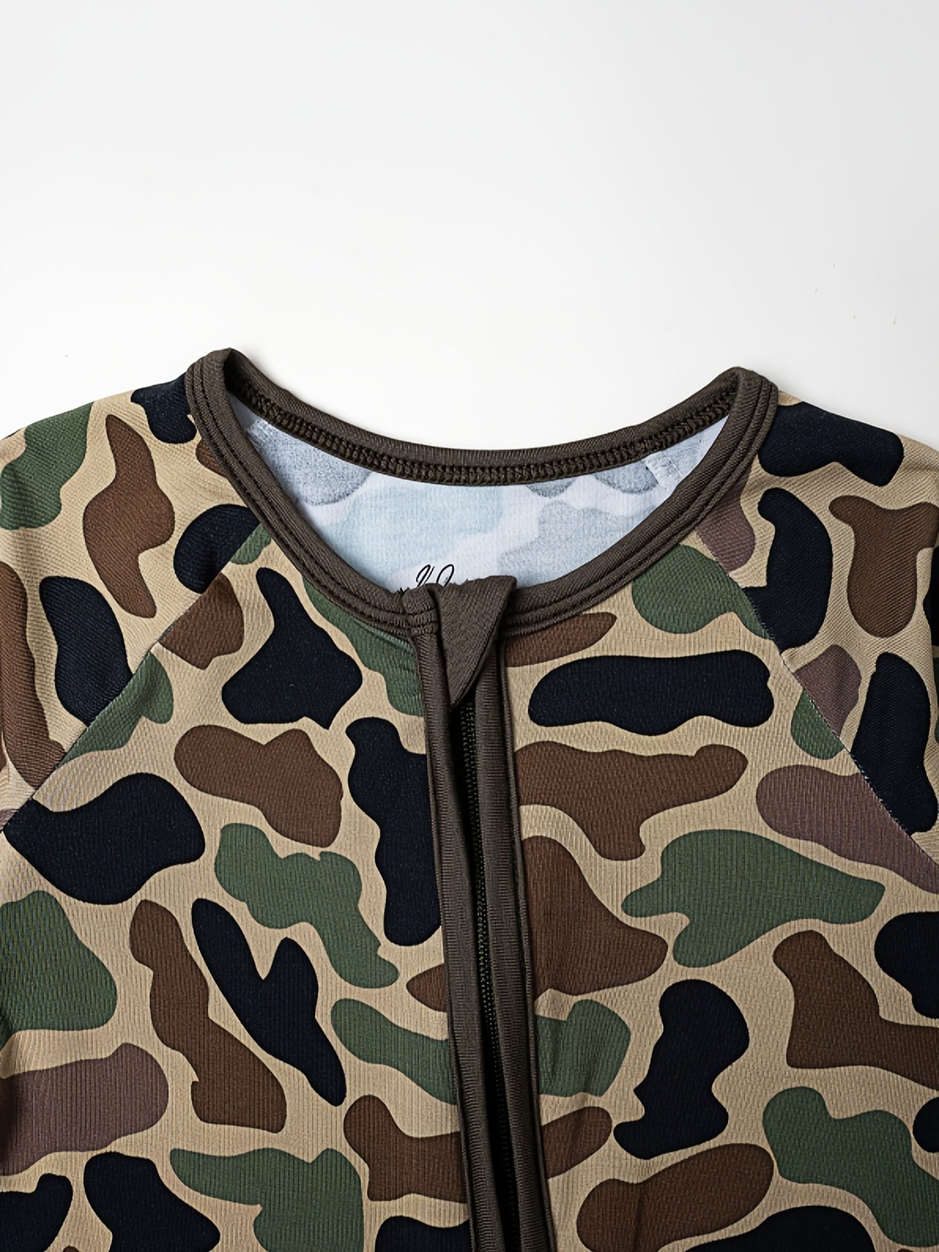 VVCAREKIDS Unisex Bamboo Fiber Camo Jumpsuit - Aseptic, Camo Print, Full-Body Zip-Up Coveralls, Casual Style, Machine Washable, All-Season Comfort, Regular Fit, Hand & Foot Design, High-Quality Printing, Perfect For Outdoor