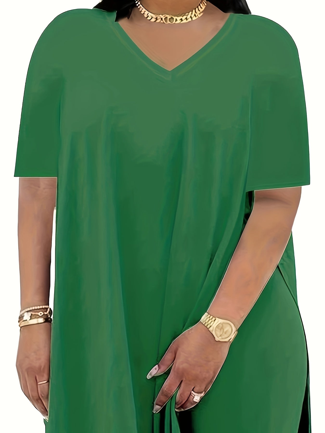 Two-Piece Outfit for Plus-Size Women Featuring a Casual V-Neck Short-Sleeve Top with Side Slits And Drawstring Leggings, Made from Comfortable, Ideal for Everyday Wear