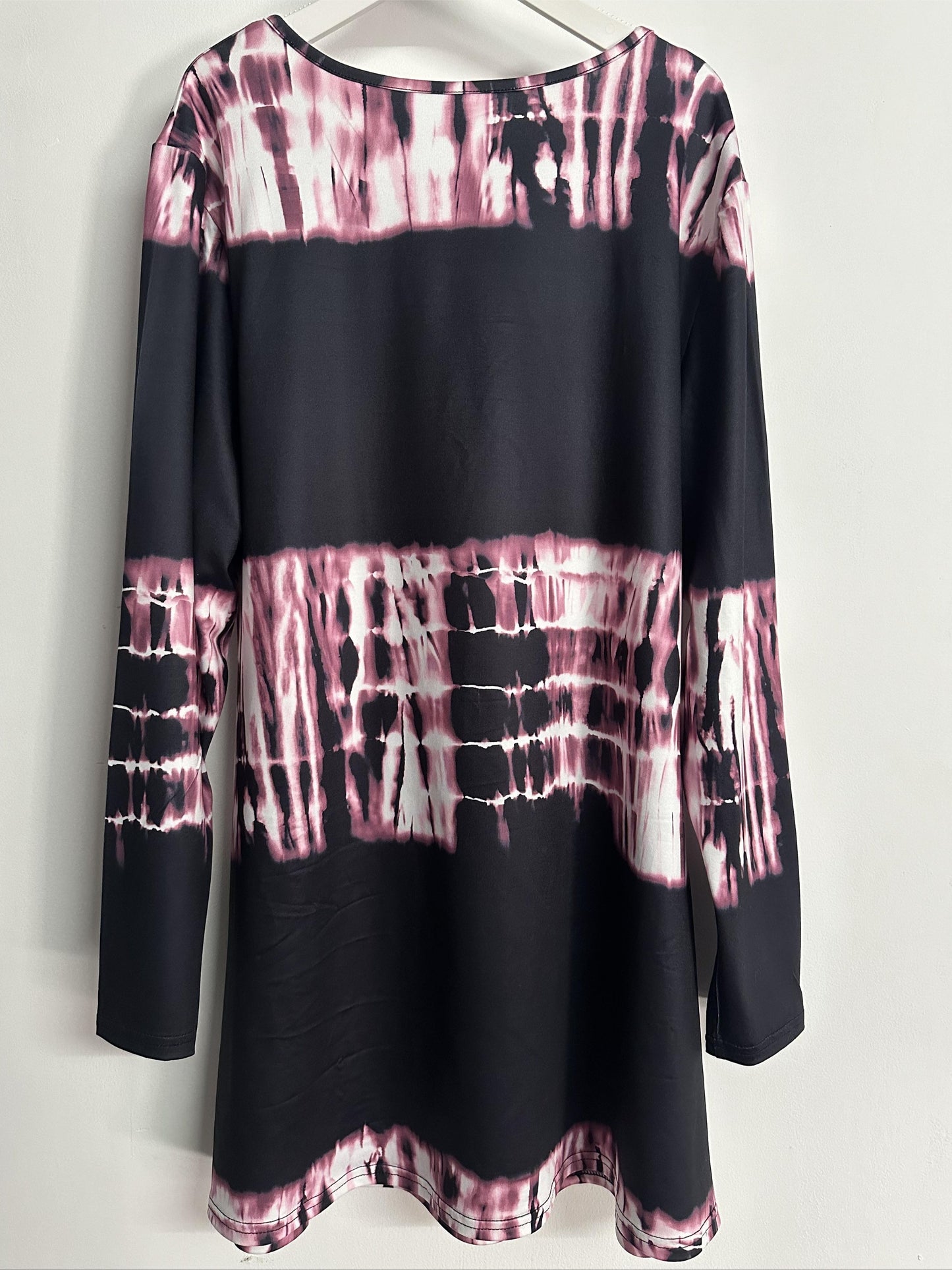 Plus Size, Plus Size Boho Top, Women's Plus Tie Dye Arabesque Print Long Sleeve Round Neck Slight Stretch Tunic Top