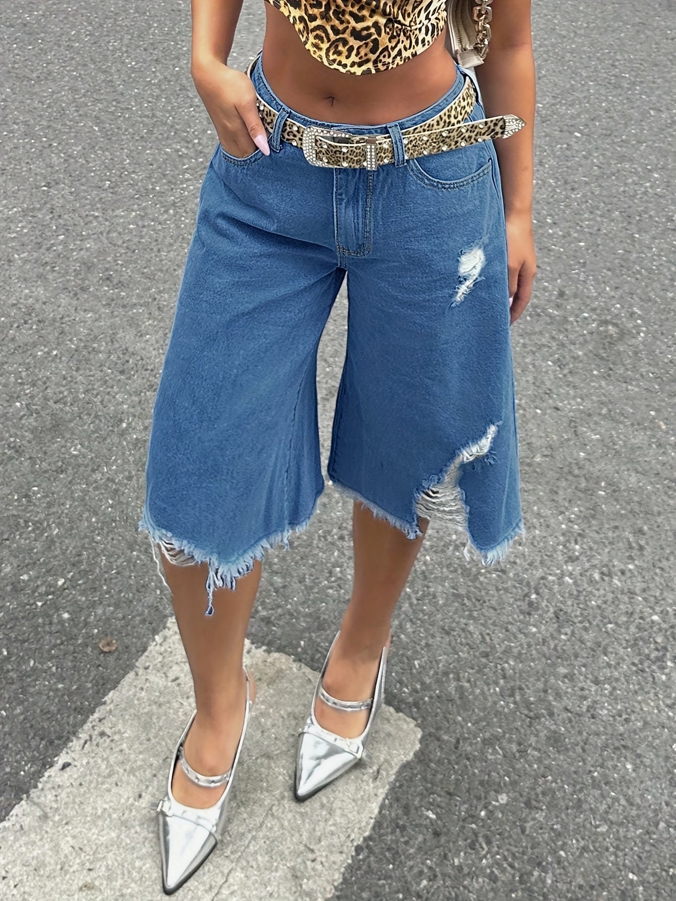 Women's High-Waisted Cropped Ripped Denim Shorts - Loose Straight Cut with Fringed Hem, Non-Stretch Button Closure & Pockets, Machine Washable Casual Summer Shorts for Jeans Alternative