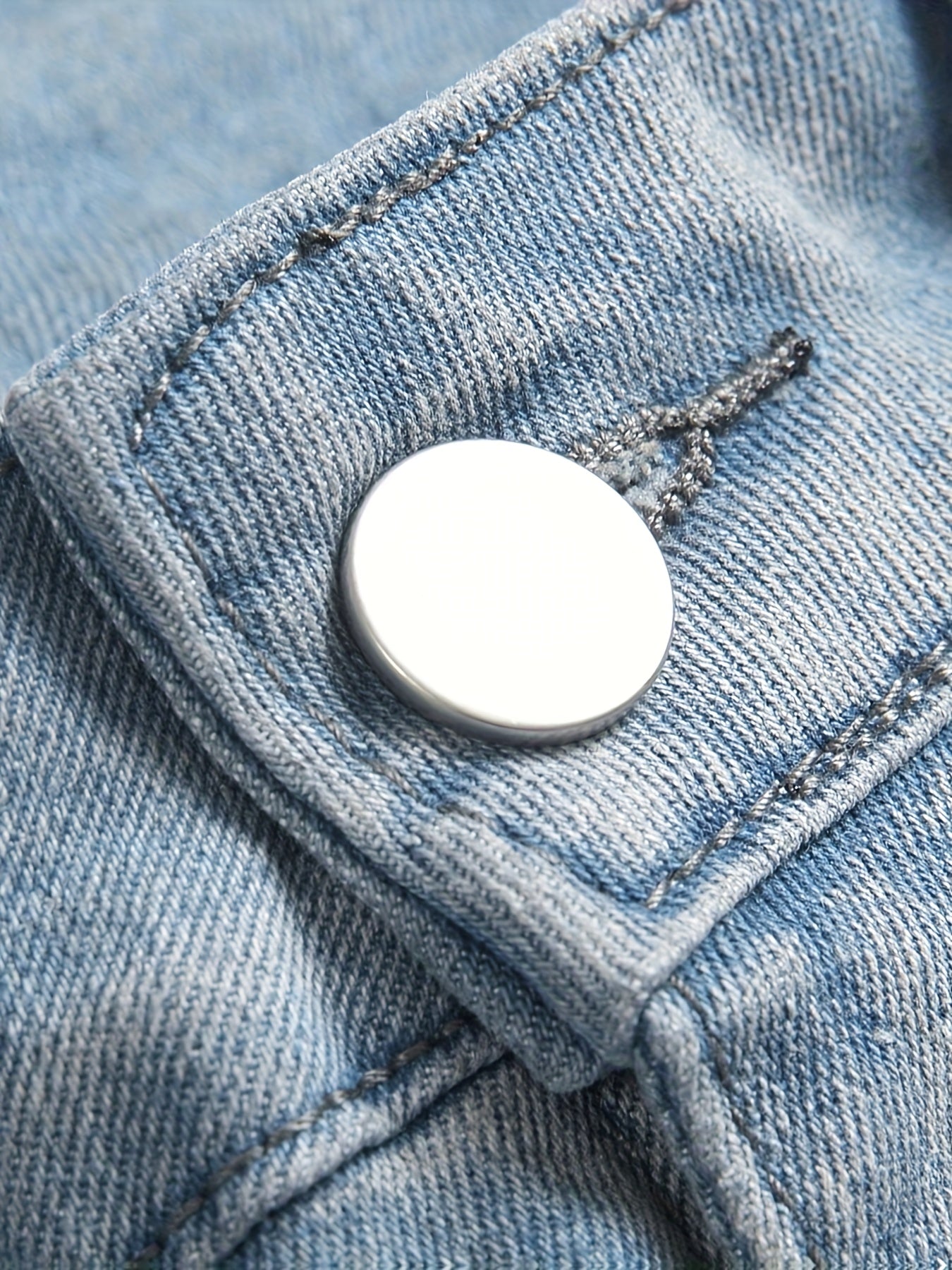 Men's Stretch Denim Jeans with Rips, Vintage Patches, And Casual Style, Suitable for All Seasons And Versatile for Outings And Fashion.