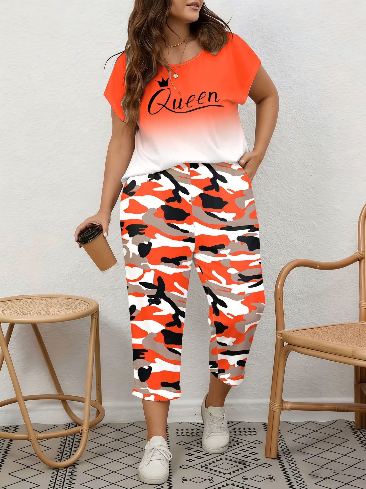 Plus Size, Spring/Summer Plus Size Women's 2pcs Set, Gradient Print And Queen Print, Round Neck Top with Capri Pants, Suitable for Home, Leis And Outings