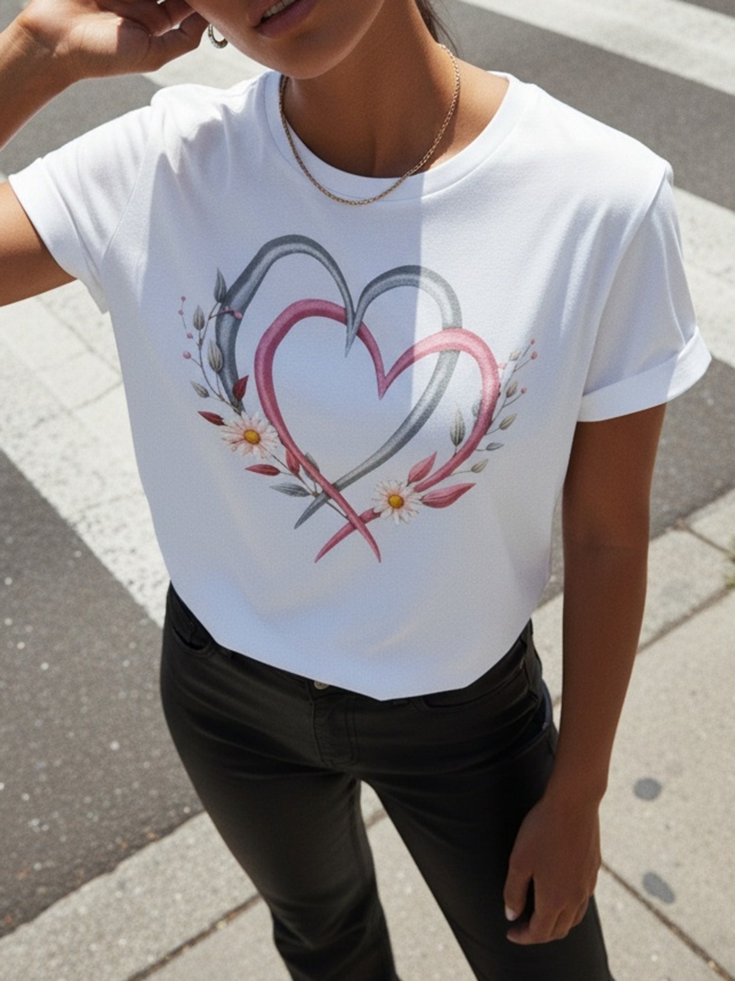 Women's T-shirt, Pink Floral and Heart Pattern| Loose Fit, Round Neck, Slightly Stretchy, Retro Style, Suitable for All Seasons, Casual Top, Perfect for Spring, Summer, and Autumn, a Wardrobe Essential.