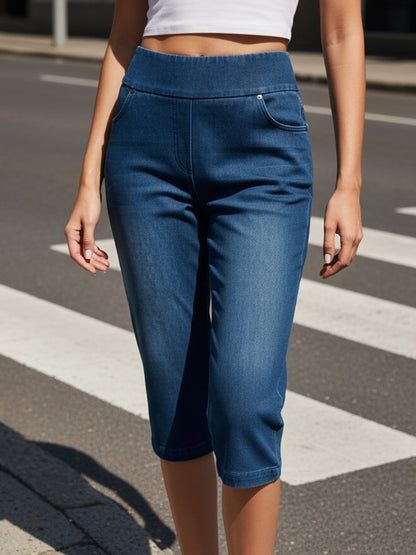 Lady Pull on Denim Capri with Pocket And Rivet Super Soft And Stretch