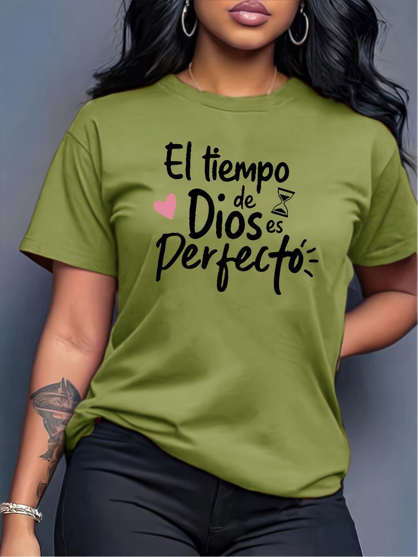 Women'S Olive Green Spanish Short Sleeve T-Shirt | "God'S Timing is Perfect" Inspirational Casual Top - Soft Everyday Shirt, Machine Washable, Suitable for Everyday and Special Occasions, Vacation Clothing, Printed with Alphabets, Medium Stretch