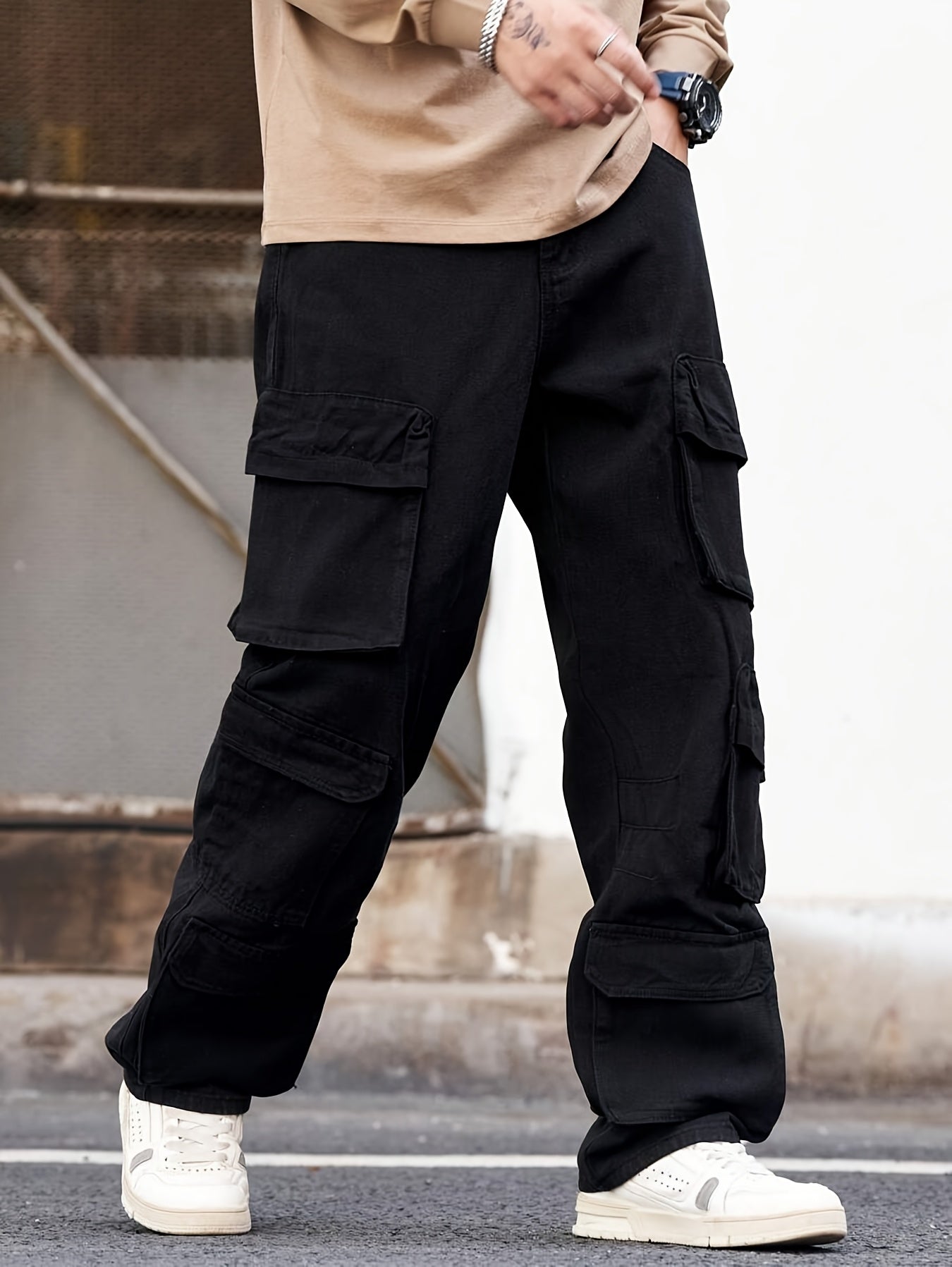 Men'S Cargo Pants Featuring Various Pockets - Made from a, Suitable for Casual Wear Throughout The Year
