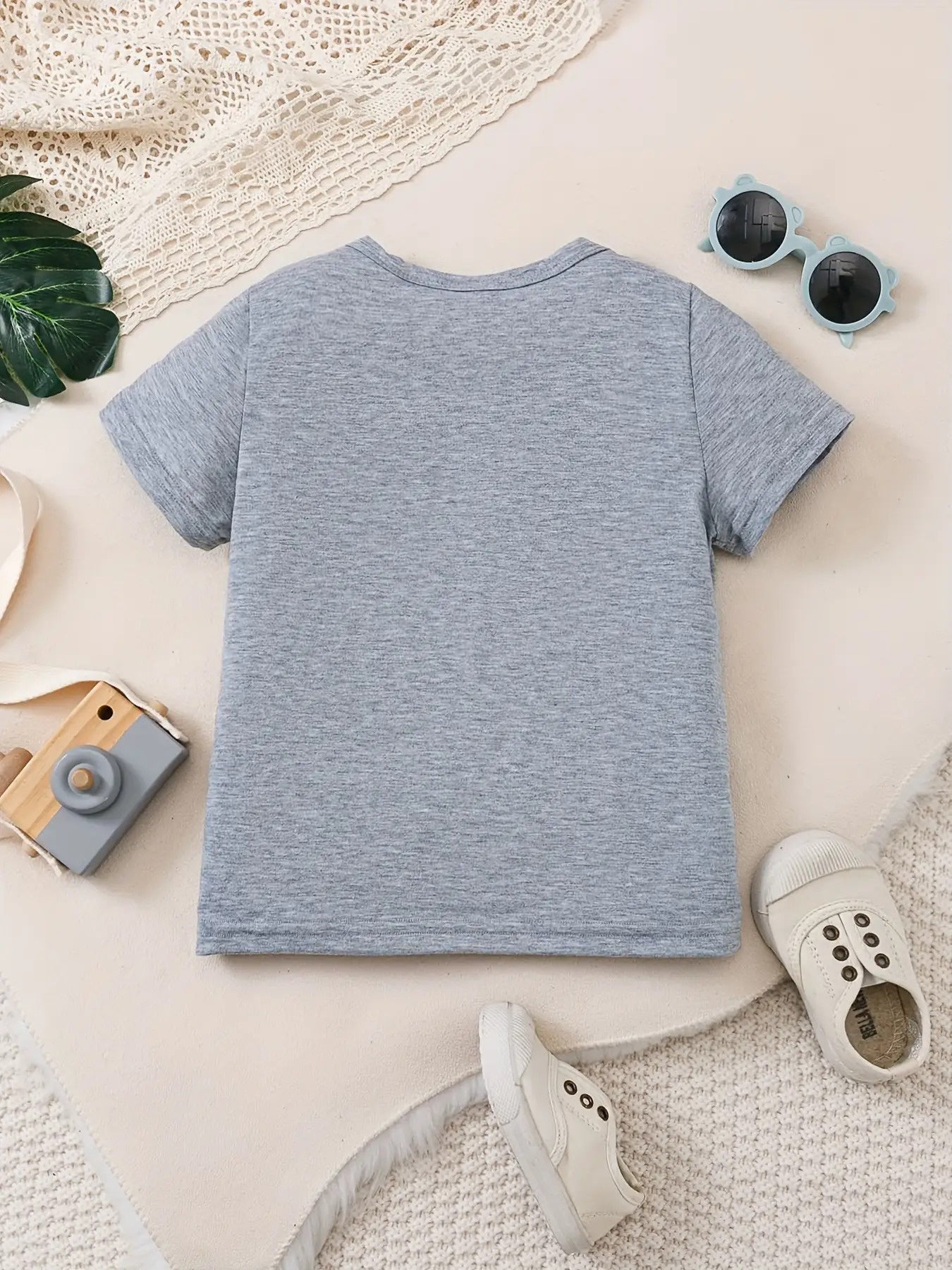 [Custom Product] Boys' T-Shirt with Name Customization, Cute Dinosaur Pattern Print, Simple Trendy Round Neck Outdoor Short Sleeve Homewear Top Gift