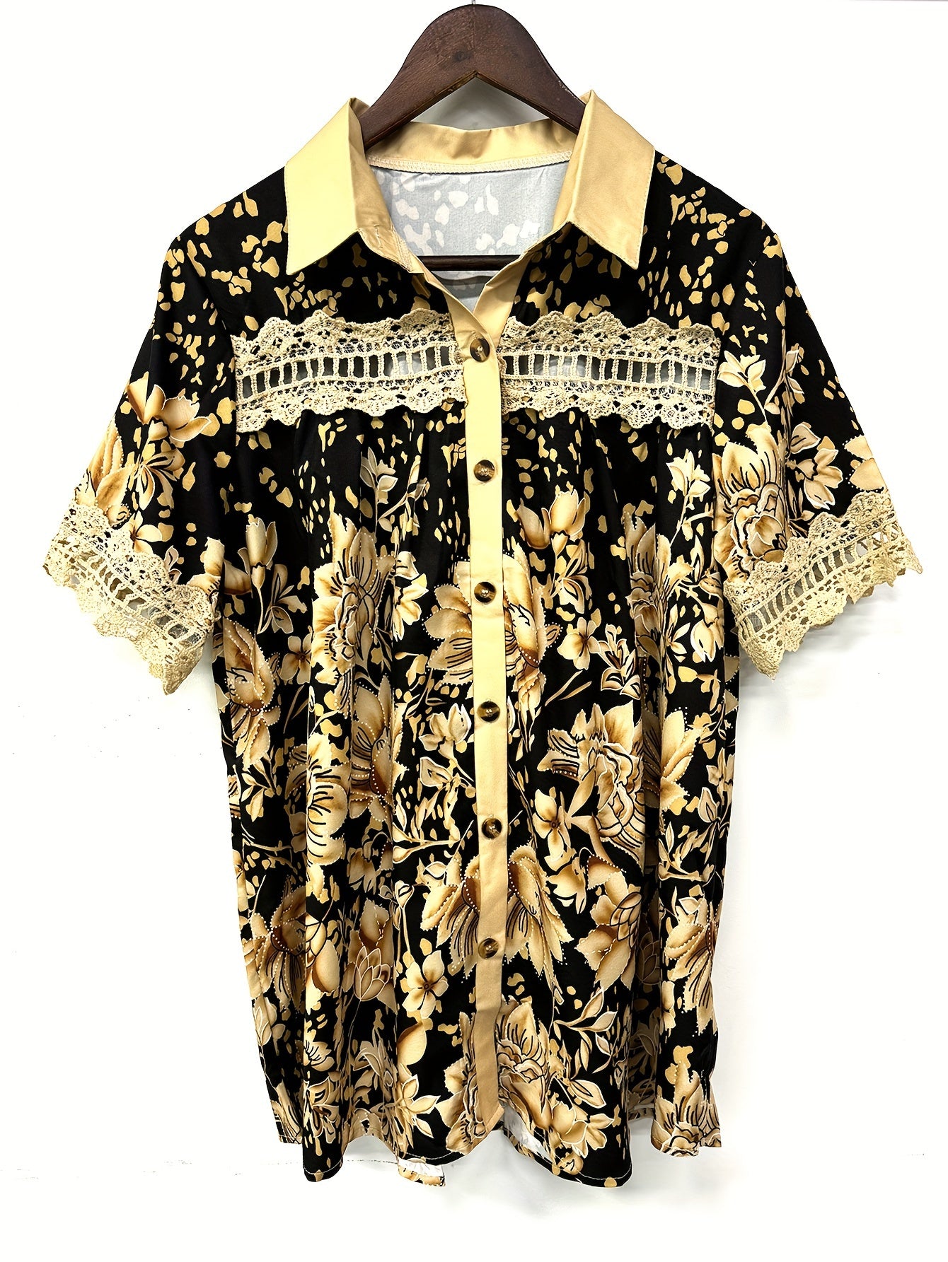 Plus Size - Plus Size - Women Short Sleeve V-Neck Lace Stitching Hollow Floral Print Top