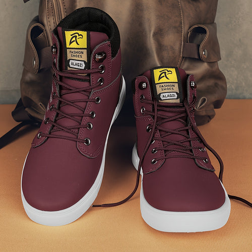 Versatile Men's Boots - Comfort Lining, Sole and Lace-Up Closure, Perfect for All Seasons and Occasions