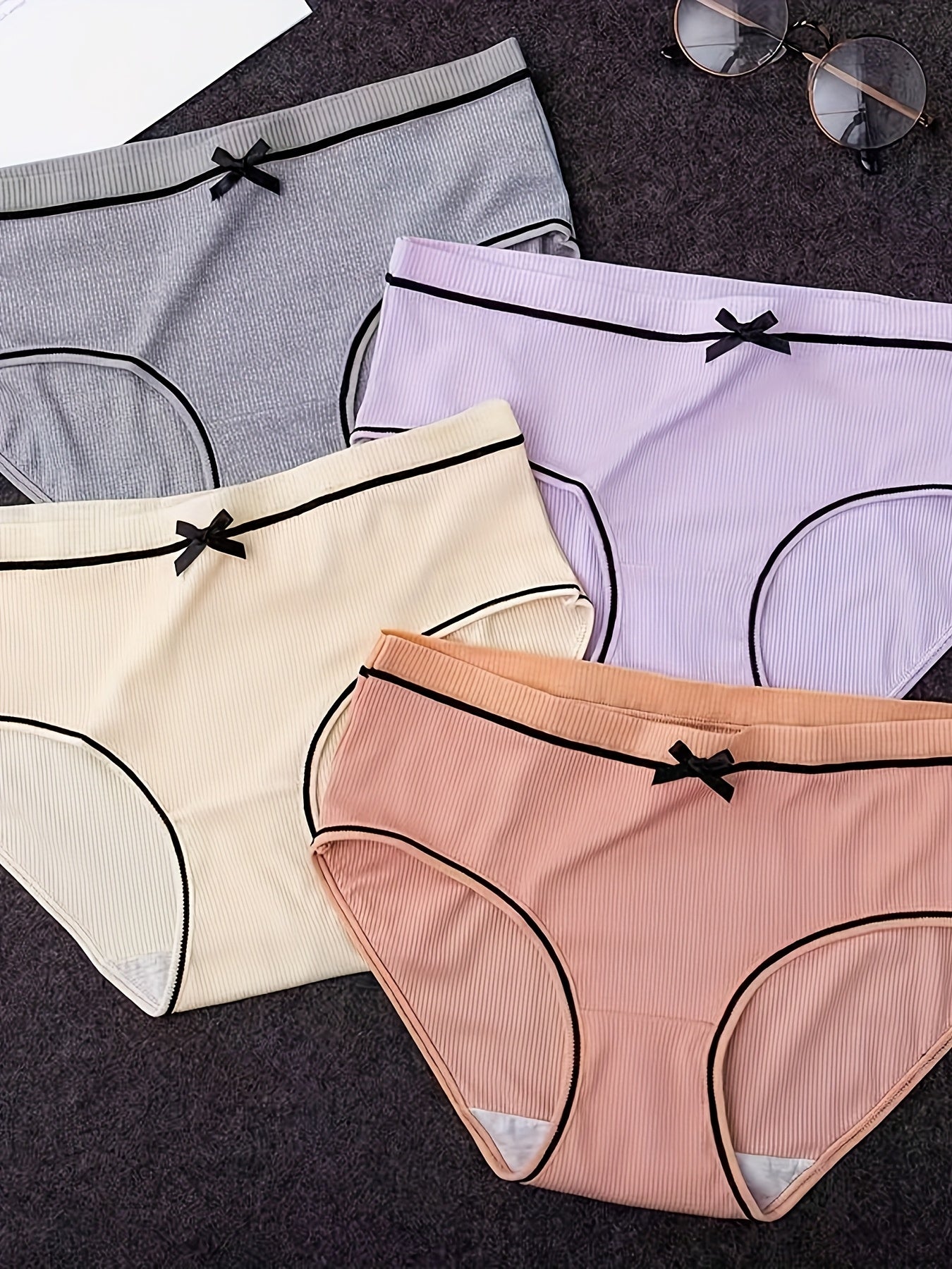 Random 12pcs, Girls' Tight Pants, with Bowknot Pattern. Comfortable to Wear, Good Breathability. Girls' Triangular Underwear, In Multiple Colors.