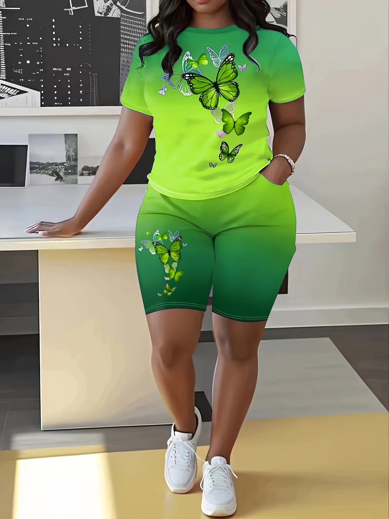 Plus Size Butterfly Print Ombre Two-piece Set, Crew Neck Short Sleeve Top & Shorts Outfits, Women's Plus Size聽Clothing