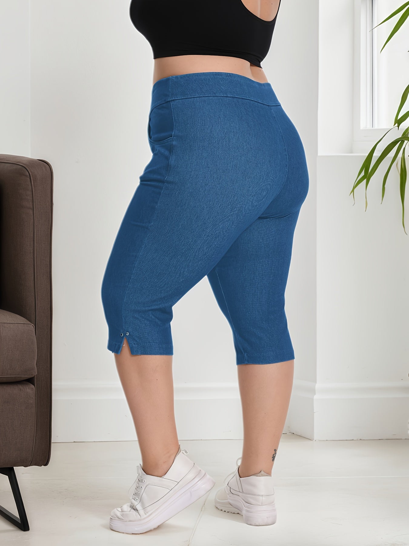 Women's Soft Elastic Waist Pull-On Capri Pants, Lightweight Breathable Trousers for Casual And Rivet Detail On Leg Open And Slit