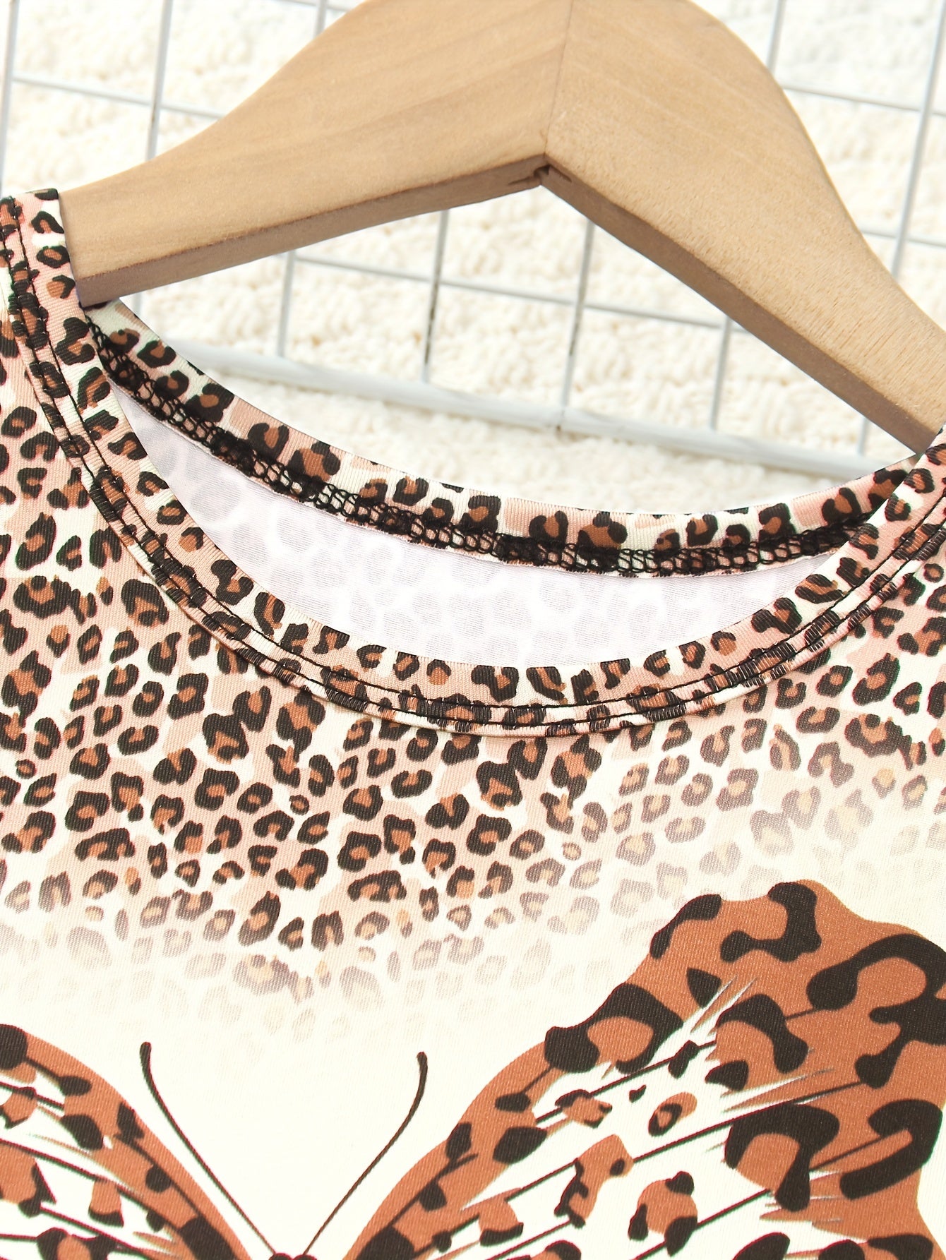 Girls' 2pcs Set Long Sleeve Top and Jeggings with Butterfly & Leopard Print, Crew Neck Pullover, Regular Fit Knit Polyester 95% with 5% Elastane, Long Length, for Spring/Fall Casual Wear, for Outdoor, Perfect for Outdoor