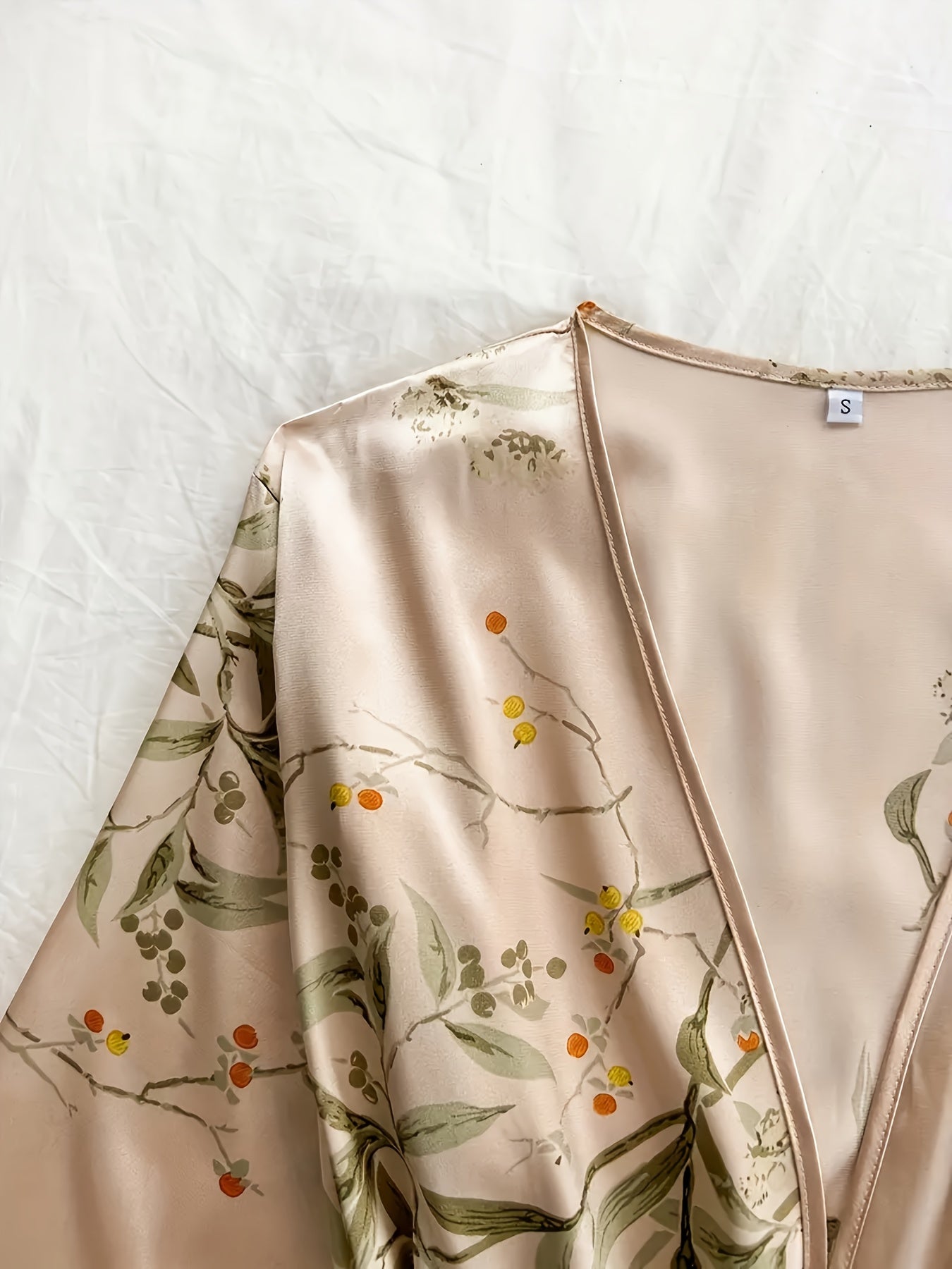 V-Neck Camisole Sleepwear, Stylish Printed Camisole Gowns, Cozy And Relaxed Women'S Sleepwear, Nightgowns, And Nightdress Collections. Long-Sleeve Robe, High-Neck Camisole Skirt, Backless V-Neck Top, And Pleated Shorts Are Casual And Adaptable