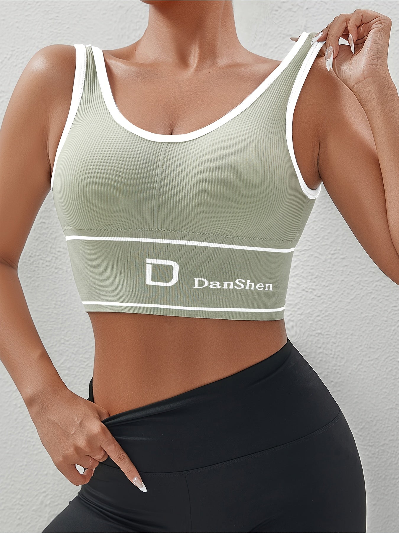 1pc EssElegance Plus-Size Push-Up High-Impact Wireless Sports Bra - Cross-Back Seamless Design with Removable Pads, Breathable Compression for Yoga, Running & Training