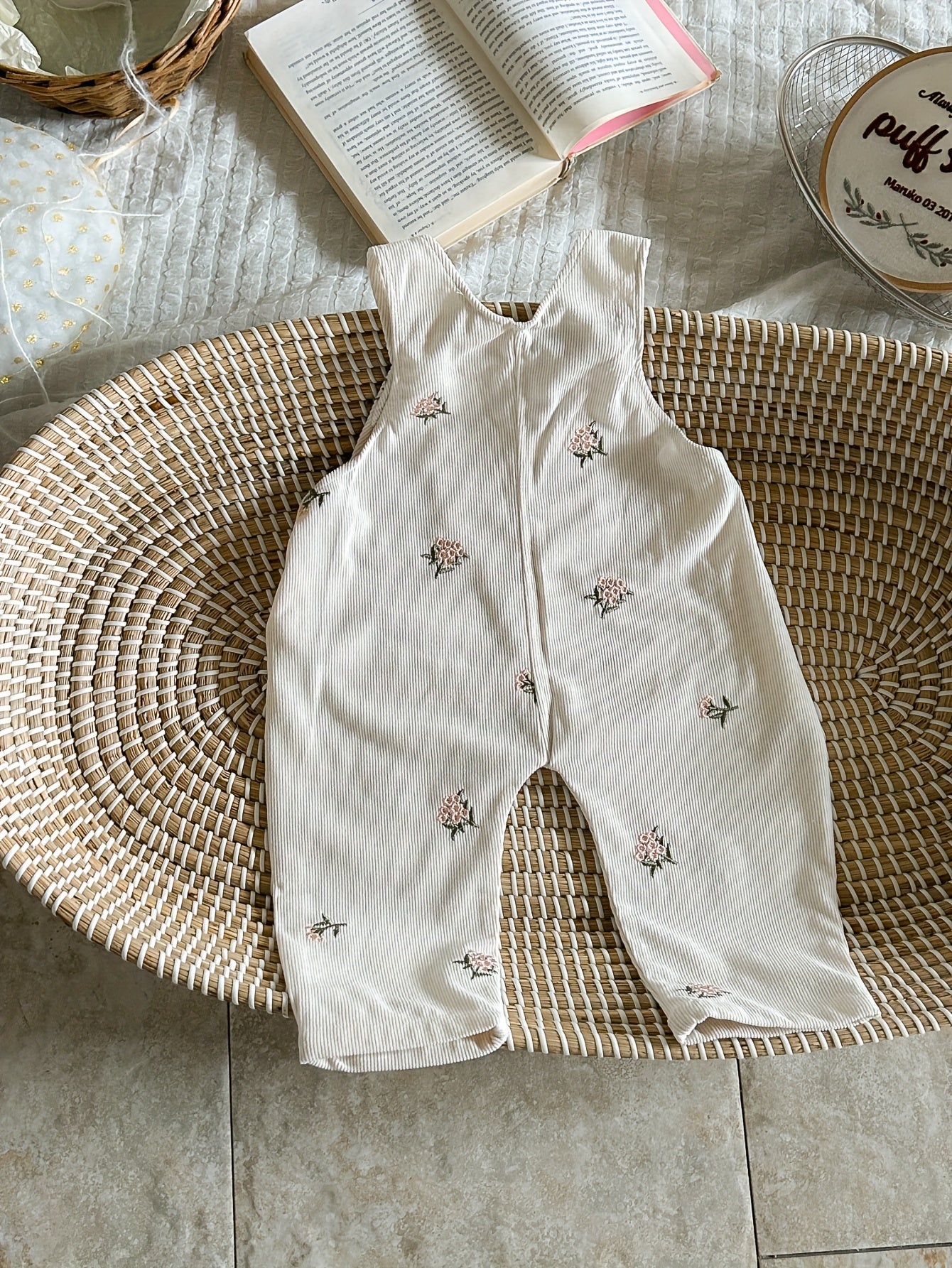 1pc Adorable Floral Embroidered Baby Girls' Overalls, Polyester Woven Regular Fit with Pockets, Comfortable Casual Outdoor Spring/Fall Outfit, for Outdoor