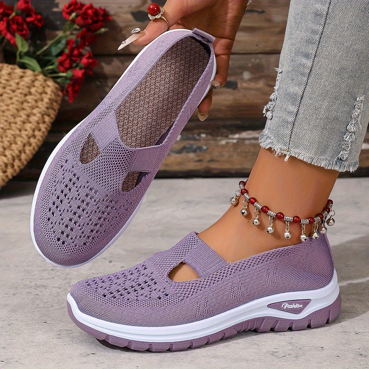 Ladies' Sneakers, One-Pedal Shoes Designed for Comfort. These Casual Footwear Options Are Perfect for The Beach, Vacations, Camping, And Everyday Use, Ideal for Summer. Featuring a Casual Design And a Mesh Upper, These Women'S Sneakers Are a Great C