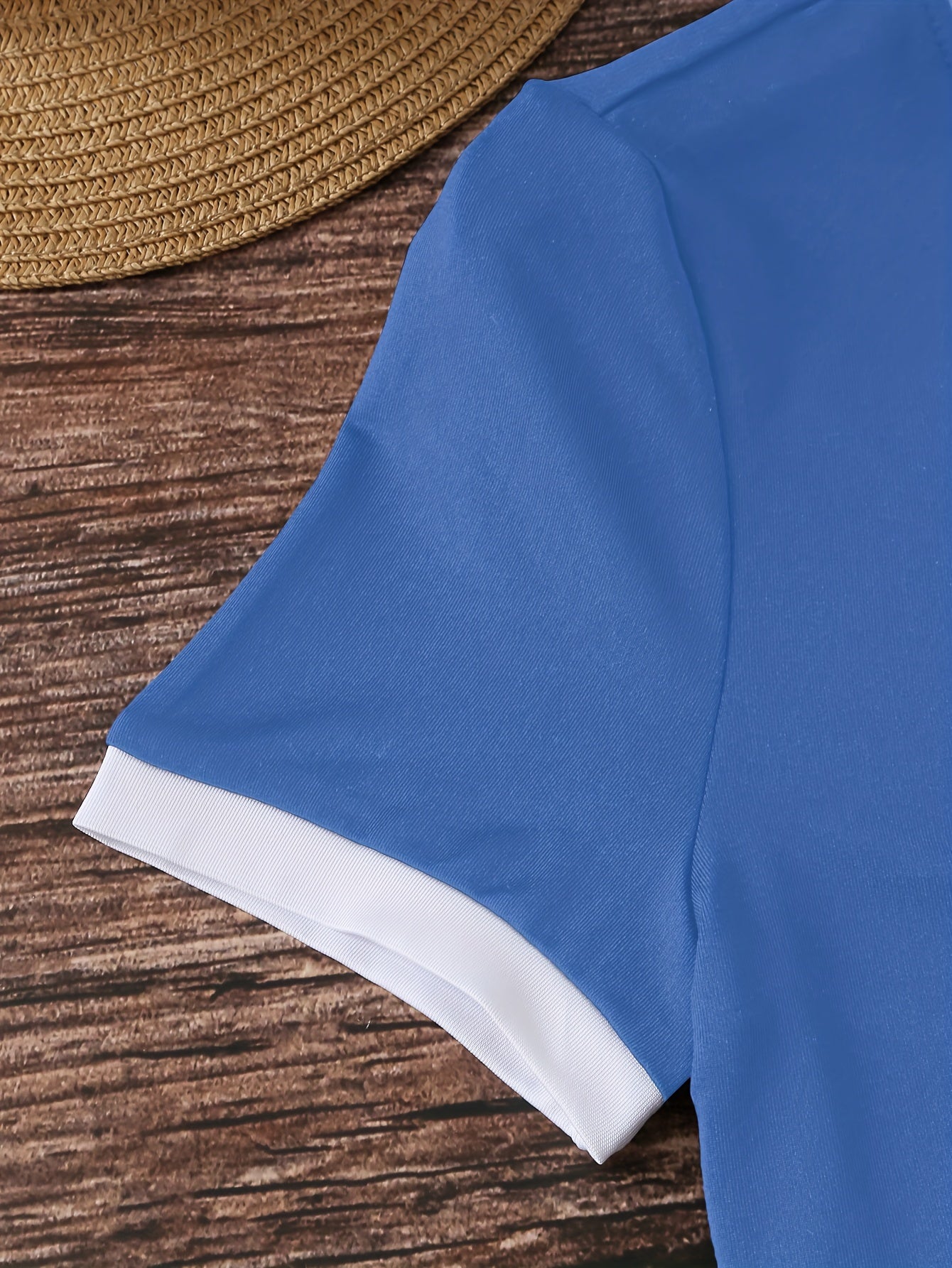 Short-Sleeved T-Shirt with Contrast Trim, a Casual Crew Neck Top Suitable for Spring And Summer, Designed for Women
