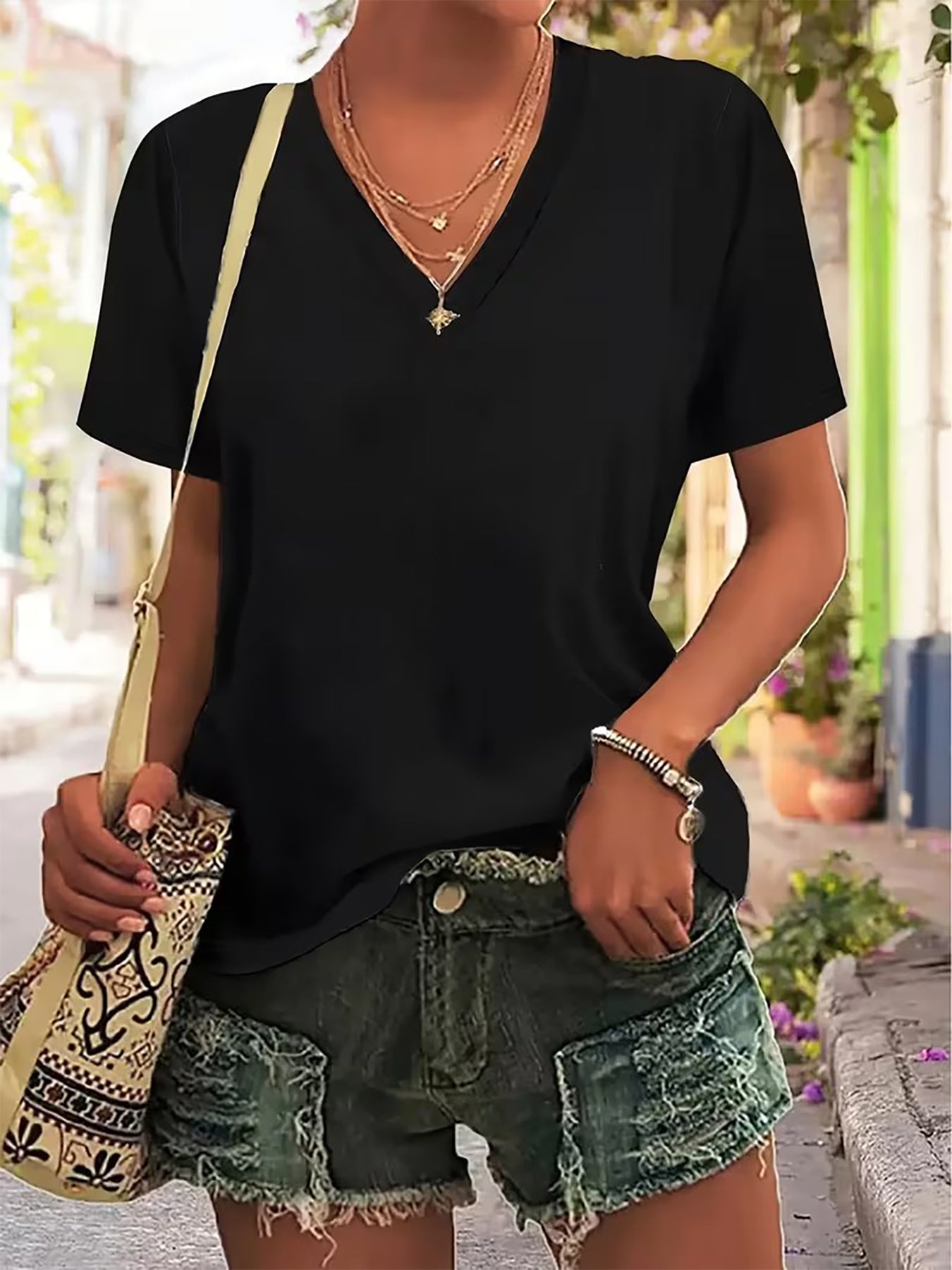 Fun And Creative Style Tequila Print Short-Sleeve (V-Neck) Shirt, Fresh And Retro Style. Women'S Short-Sleeve (V-Neck) Shirt for Spring And Summer. Casual And Versatile, Suitable for Home Wear. Comfortable And Breathable