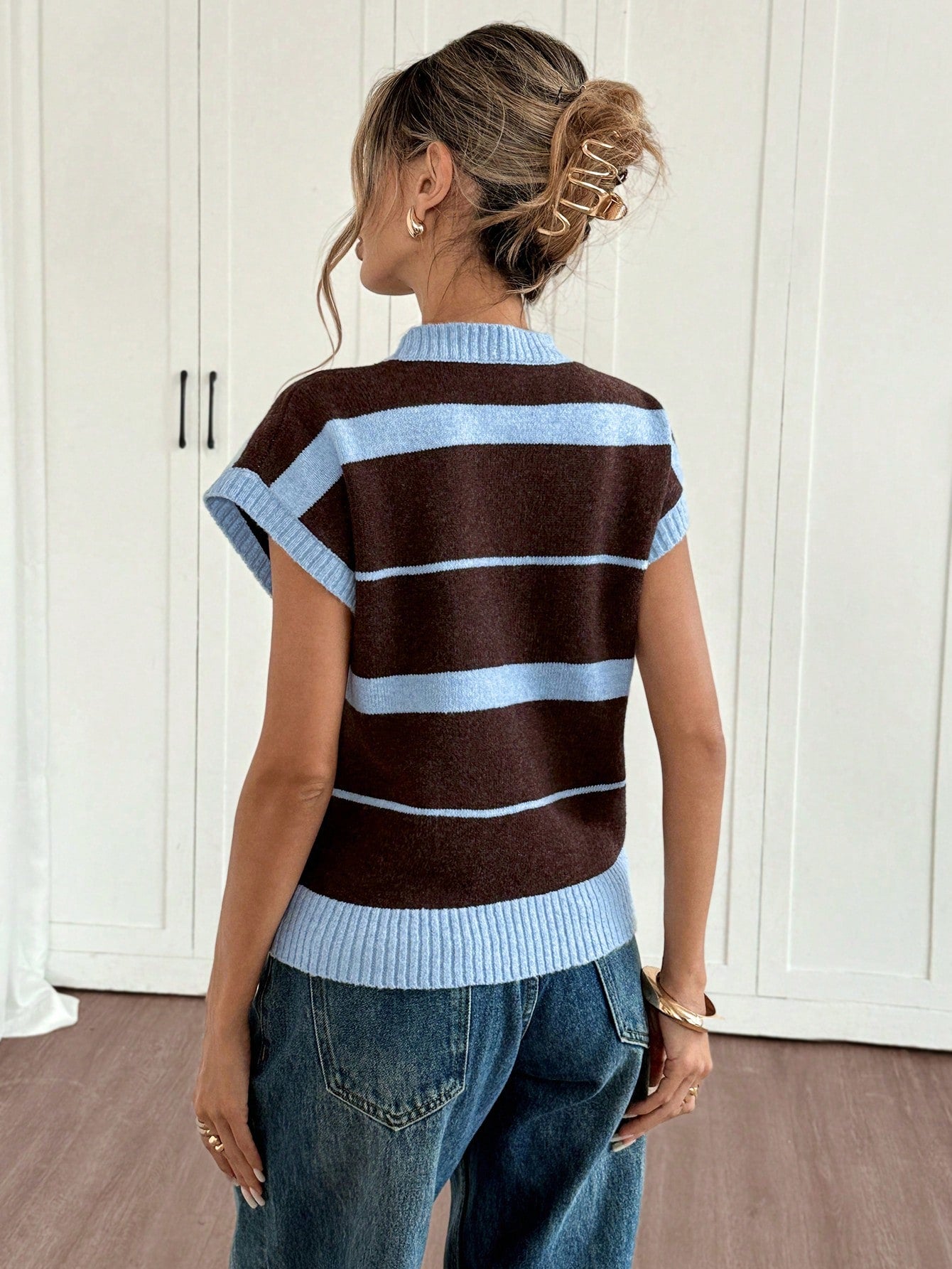 Women'S Striped Sweater - Fall/Winter Cozy, Short Sleeve, Trendy Chic, Breathable Knitwear, Ideal for Casual Fridays, Coffee Dates, Outdoor Gatherings