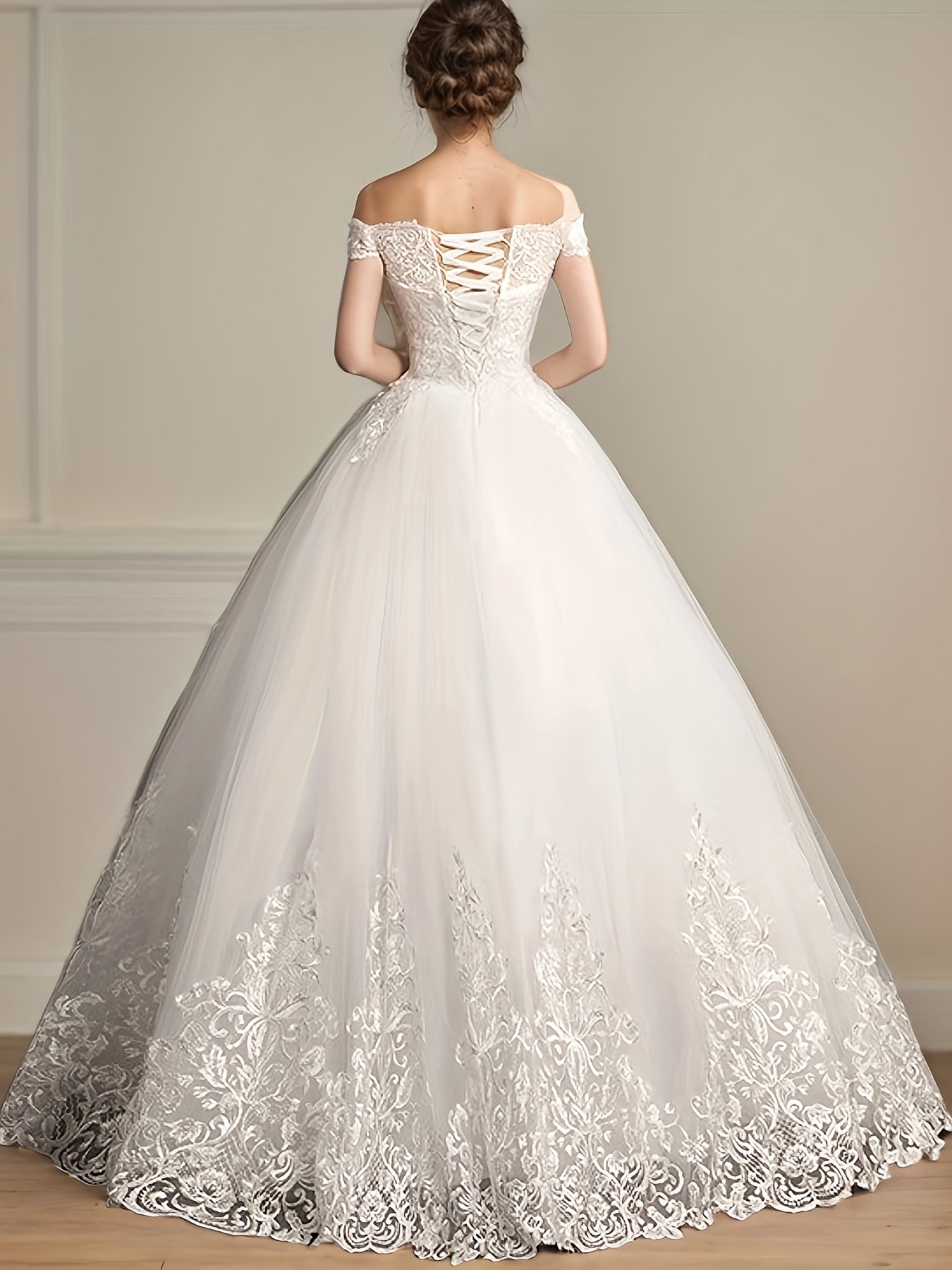 Women's Light Luxury Off-Shoulder Wedding Dress, Elegant Party Wear with Luxurious Lace Embroidery, Graceful and for Wedding Parties