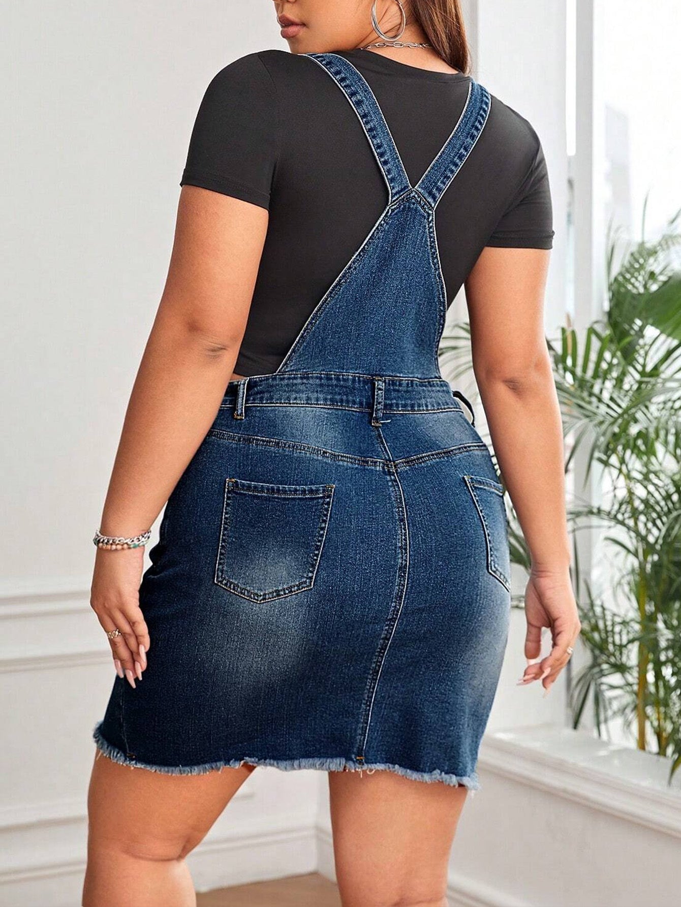 Women's Stretch Denim Skirt with Adjustable Shoulder Straps - Distressed Ripped Design, Raw Hem & Spacious Front/Back Pockets - Mid-Length Machine Washable for Spring Summer Fall Outdoor Shopping Daily Wear, Casual Outfit, Relaxed Fit, Comfortable Fit, Fa