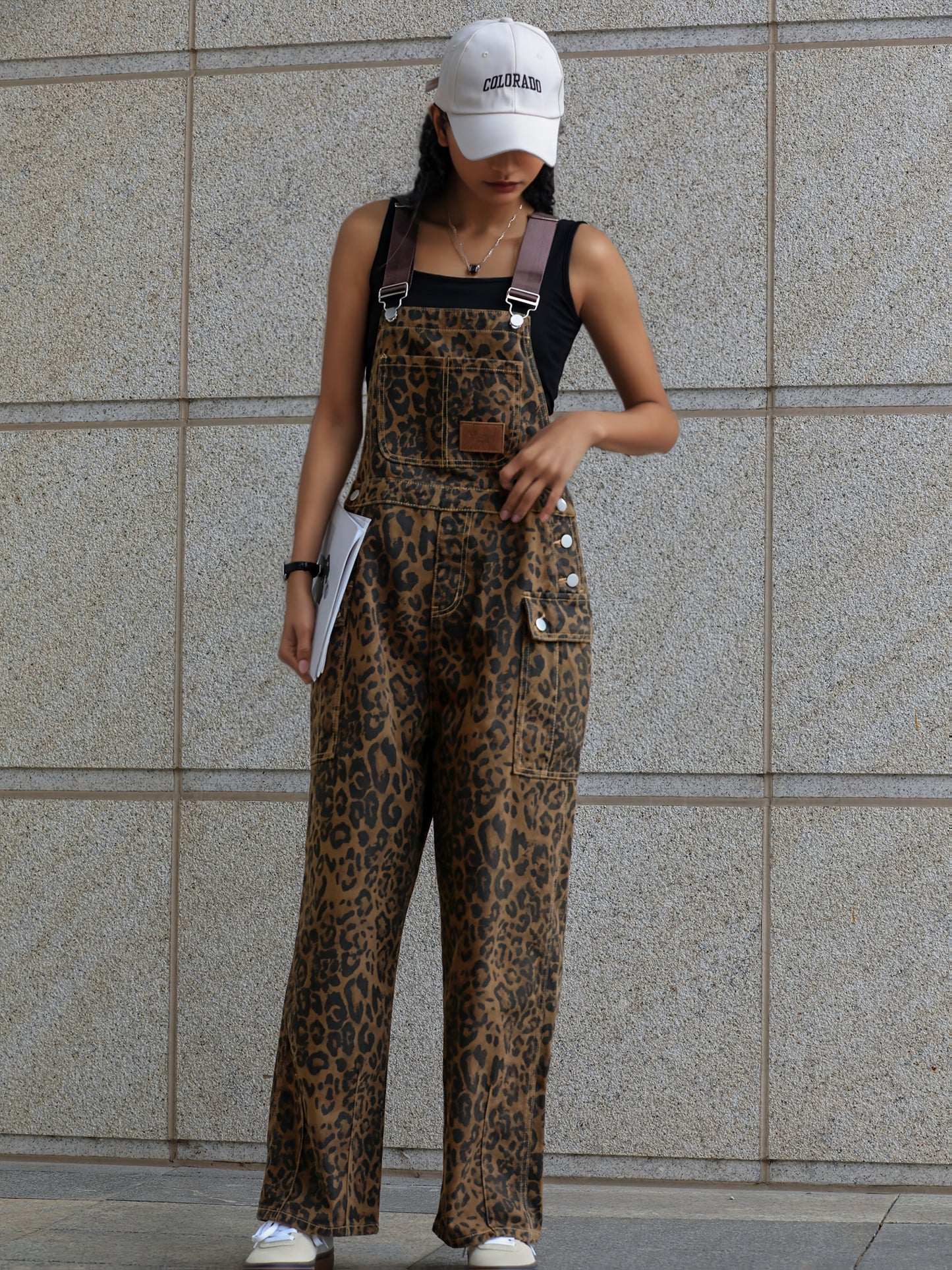 Fashion Multi-pocket Leopard Print Loose Denim Jumpsuit, Retro Old Trend Straight Wide-leg Pants Suitable for All Seasons.