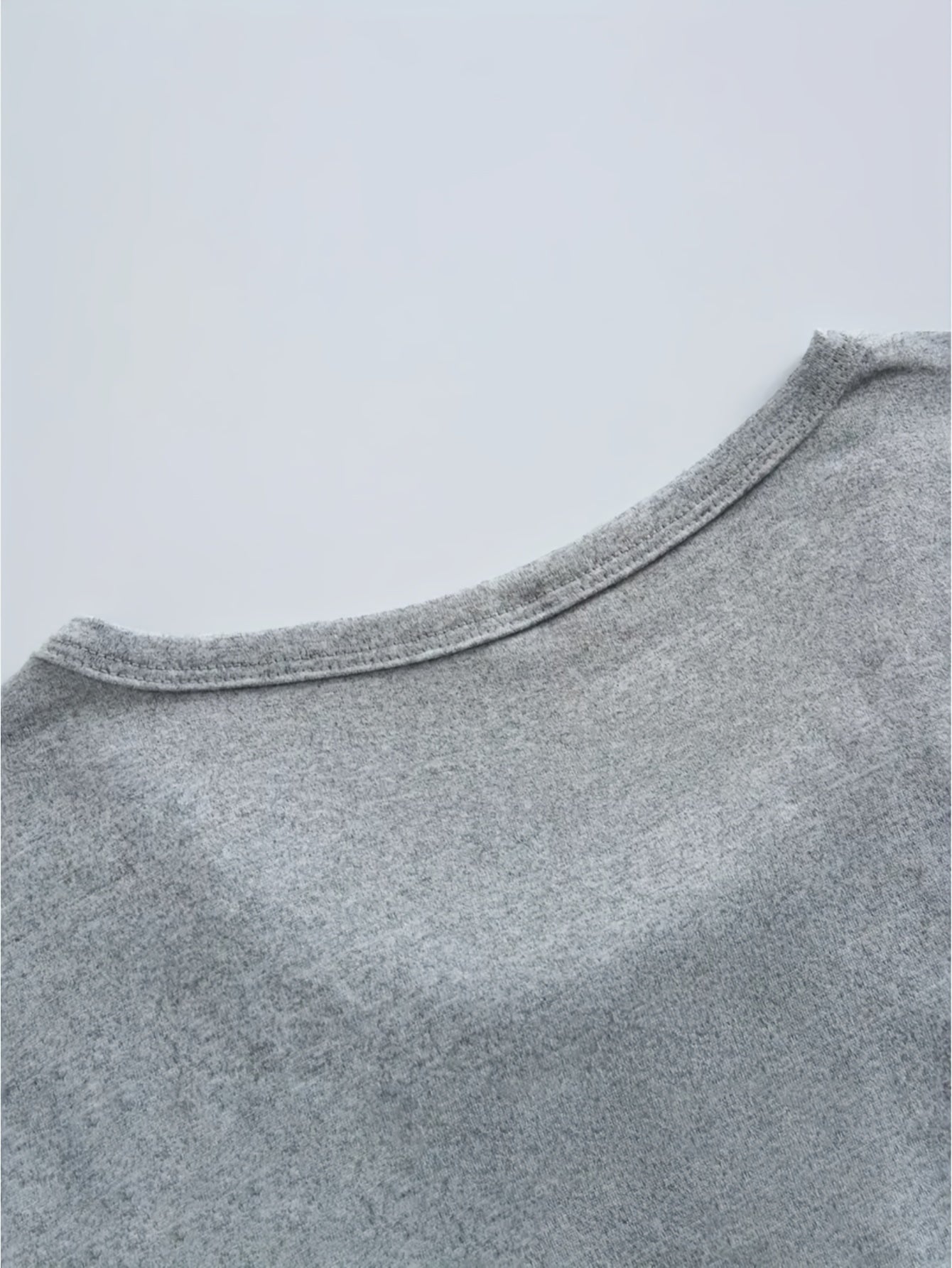 Crew Neck Tank Top for Women - Casual Round Neck Sleeveless Shirt with Polyester Fabric - Fashionable & Breathable Vest for All Seasons
