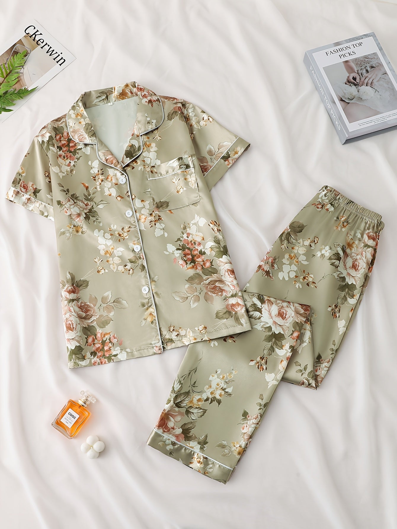 Solid Satin Pajama Set, Casual Short Sleeve Buttons Lapel Top & Shorts, Women'S Sleepwear