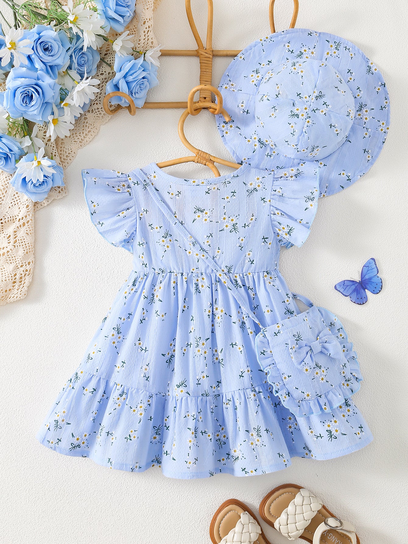 3pcs Casual Baby Girl Blue Dress Set, Small Floral Print and Ruffled Hem Design, with Cute Bag Bow Decoration and Sun Hat, Spring/Summer Princess Drdoor Wedding Occasion, Sister and Little Sister Dresses, Gift