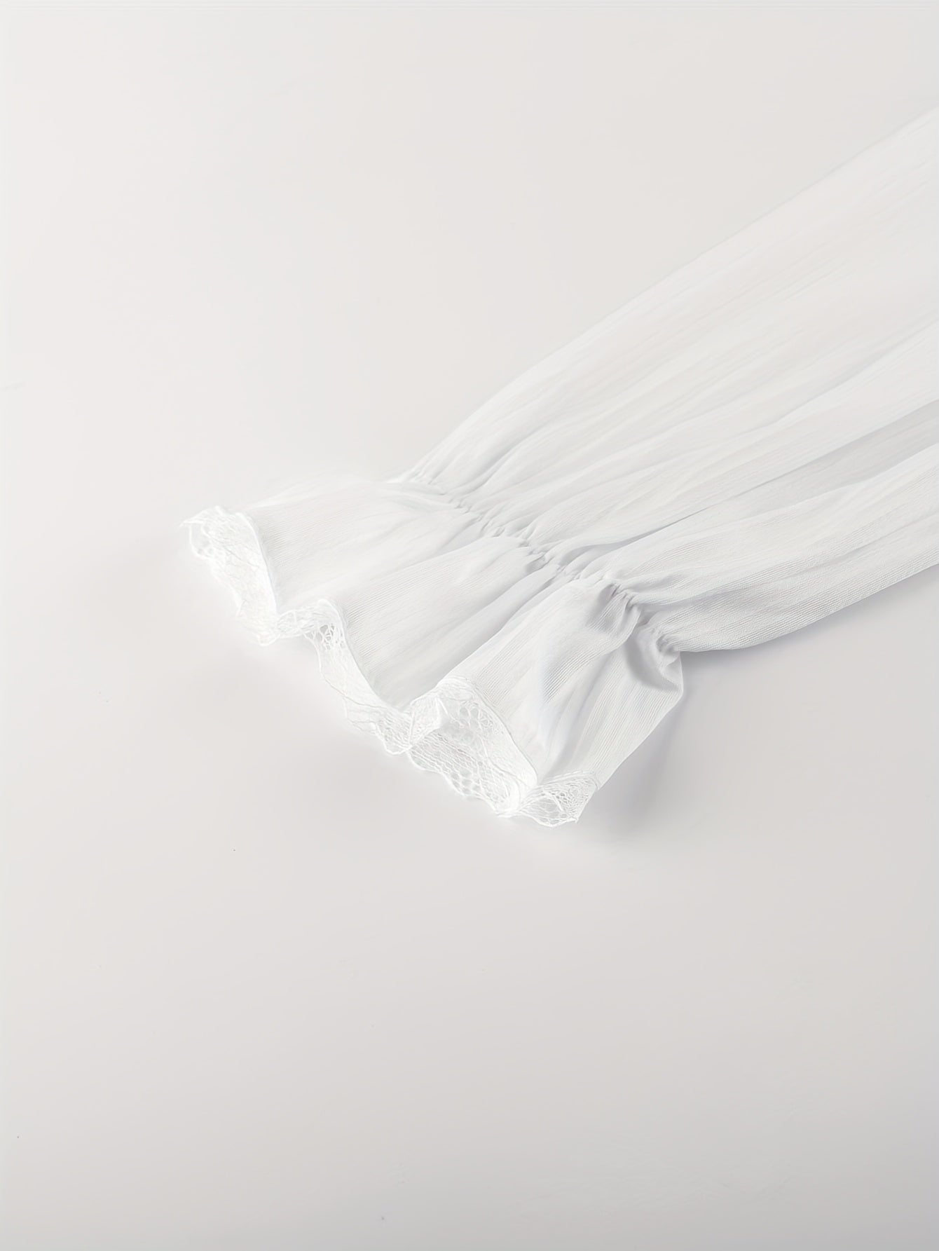 A Single French Court V-Neck Lace-Trimmed Princess Nightgown - a Solid White, Long-Sleeved, Flowing Garment That Is Cozy Enough for Home Wear, Suitable for All Seasons, This Luxurious Adult Nightgown Features Elegant Long Sleeves And Lace