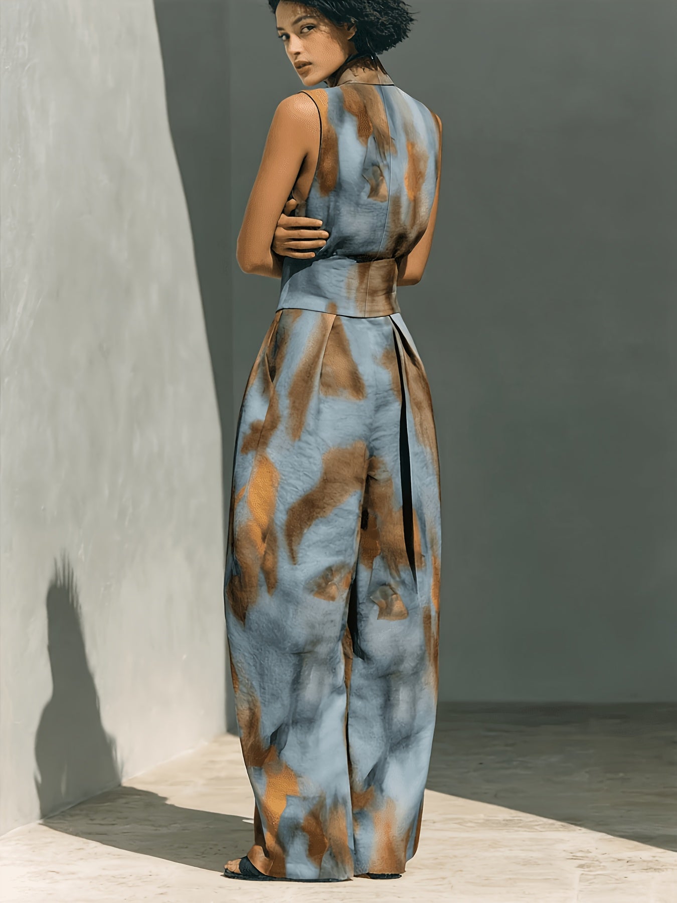 Blue & Brown Tie-Dye Print High Neck Sleeveless Top + Matching Wide-Leg Pants Women's Set | Artistic Edgy Charm, Perfect for Daily Street Style & Casual Gatherings