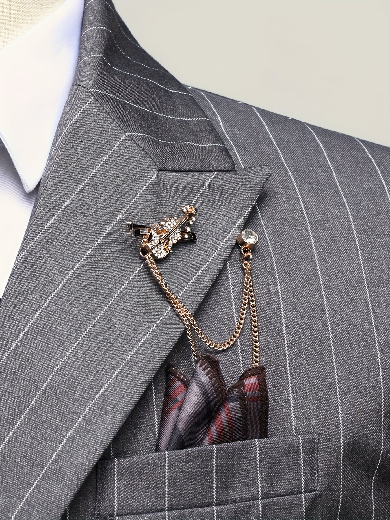 Latest Men's Suit Striped Double-Breasted Suit Spring/ Summer/ Autumn Thin Two-Piece Set with Frill Collar Striped Style Four Buttons Suit Business And Casual Dress Collar Necklace Decoration Slimming Dress Casual Suit White Suit