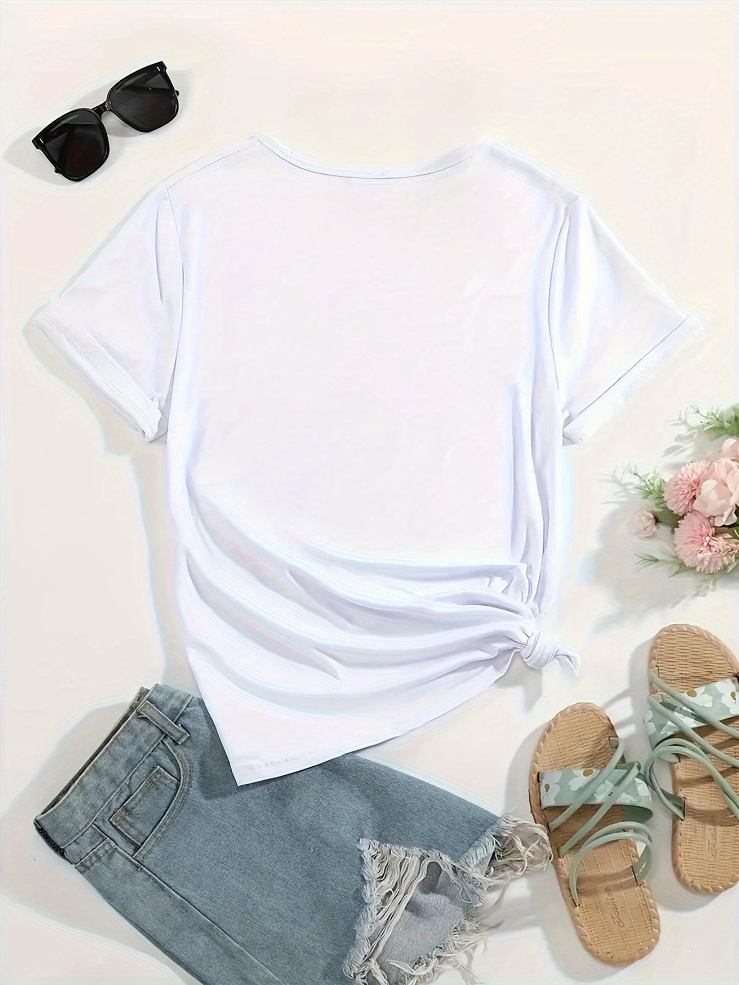 Women's Casual Sports T-shirt, Round-neck T-shirt, Simple Artistic T-shirt with Cross and Heart Design, Artistic Aesthetic for Women's Daily Wear, Comfortable for All Seasons, Short-sleeved Top