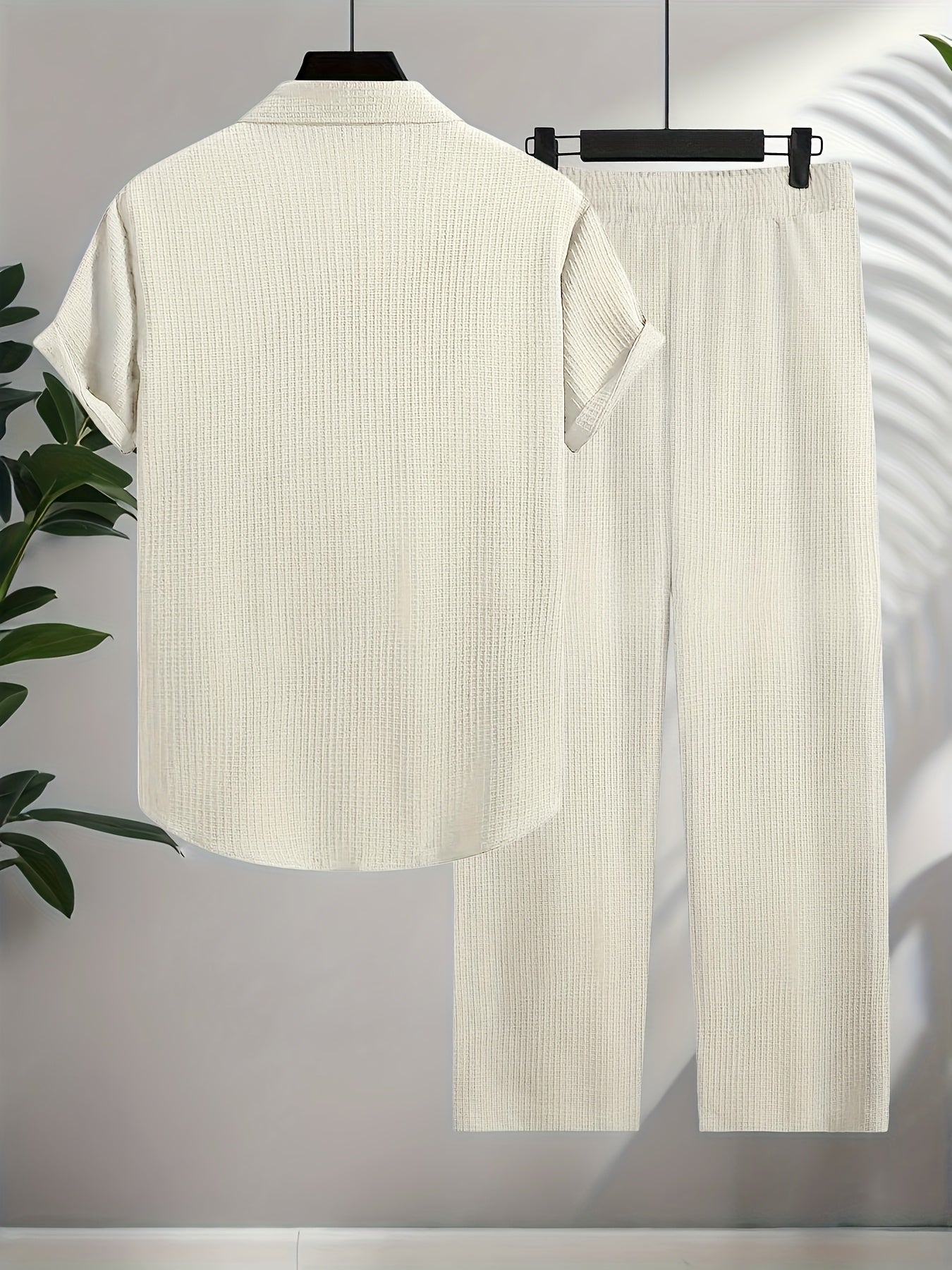 Men's Shirt Trousers Suit, Fashionable Bubble Plaid Simple Casual Lapel Short-sleeved Shirt And Solid Color Trousers Suit