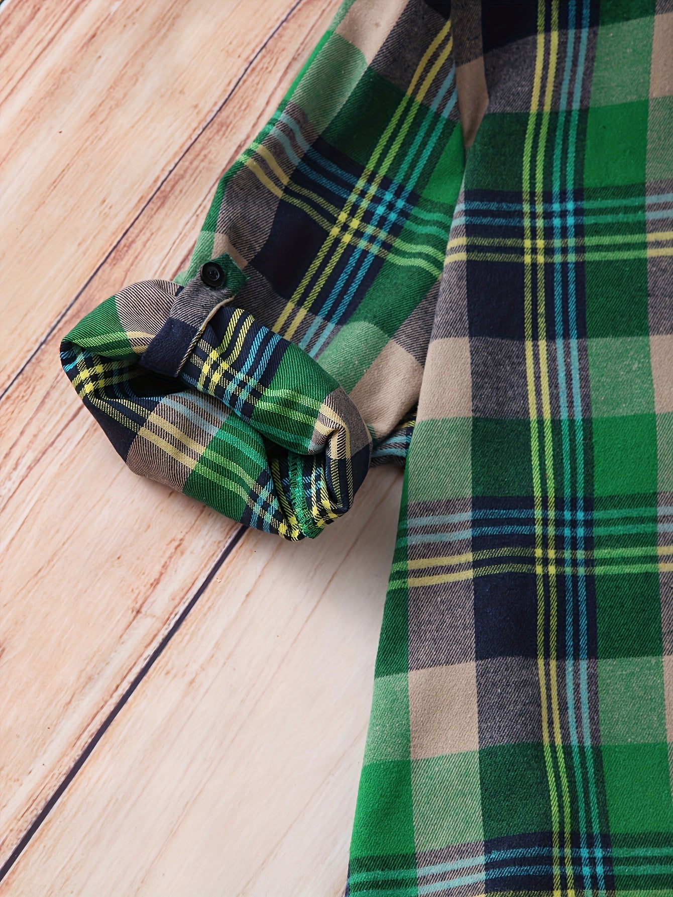 Plus Size, Plus Size Pure Mid-Length Plaid Long Sleeve Shirt for Women, Korean Style Loose Fit Versatile Casual Shirt Cardigan Outerwear, Suitable for Christmas, New Year, Valentine's Day Holiday Outfits, Skin-Friendly Fabric Texture