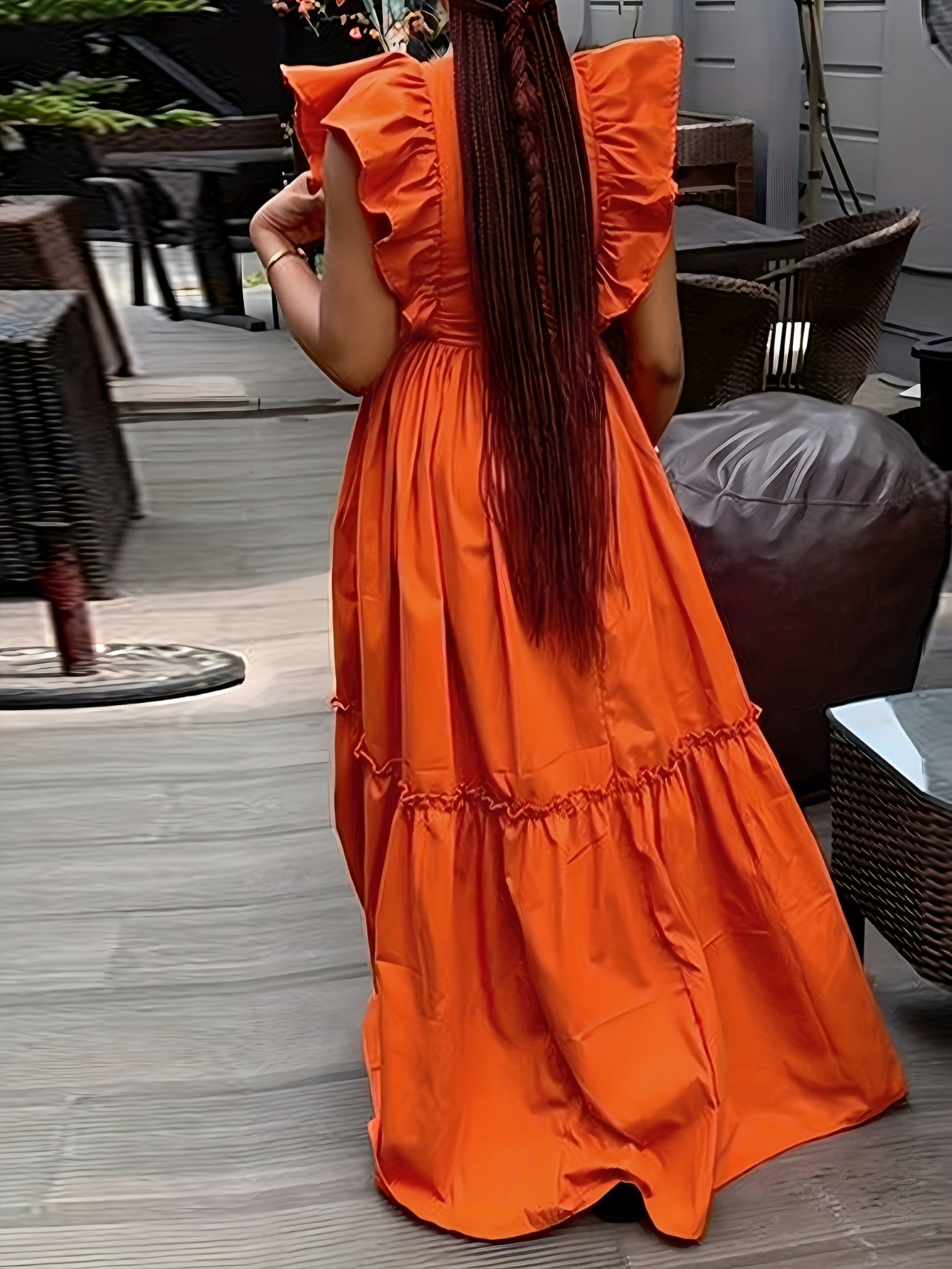 Fashionable Round Neck Waist-Hugging Dress