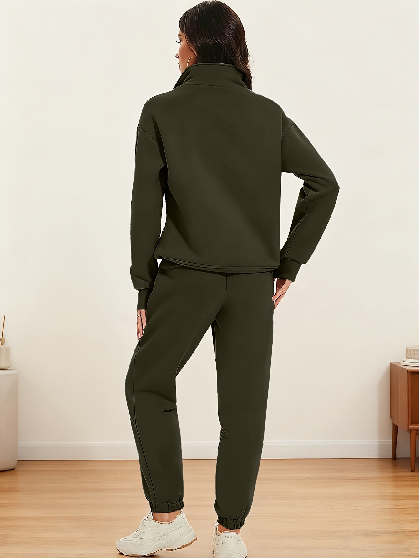 A Set of Autumn And Winter European And American Women'S Two-Piece Suits, Sweatshirts, Trousers, Fleece Sports, Street Fashion And Casual Suits