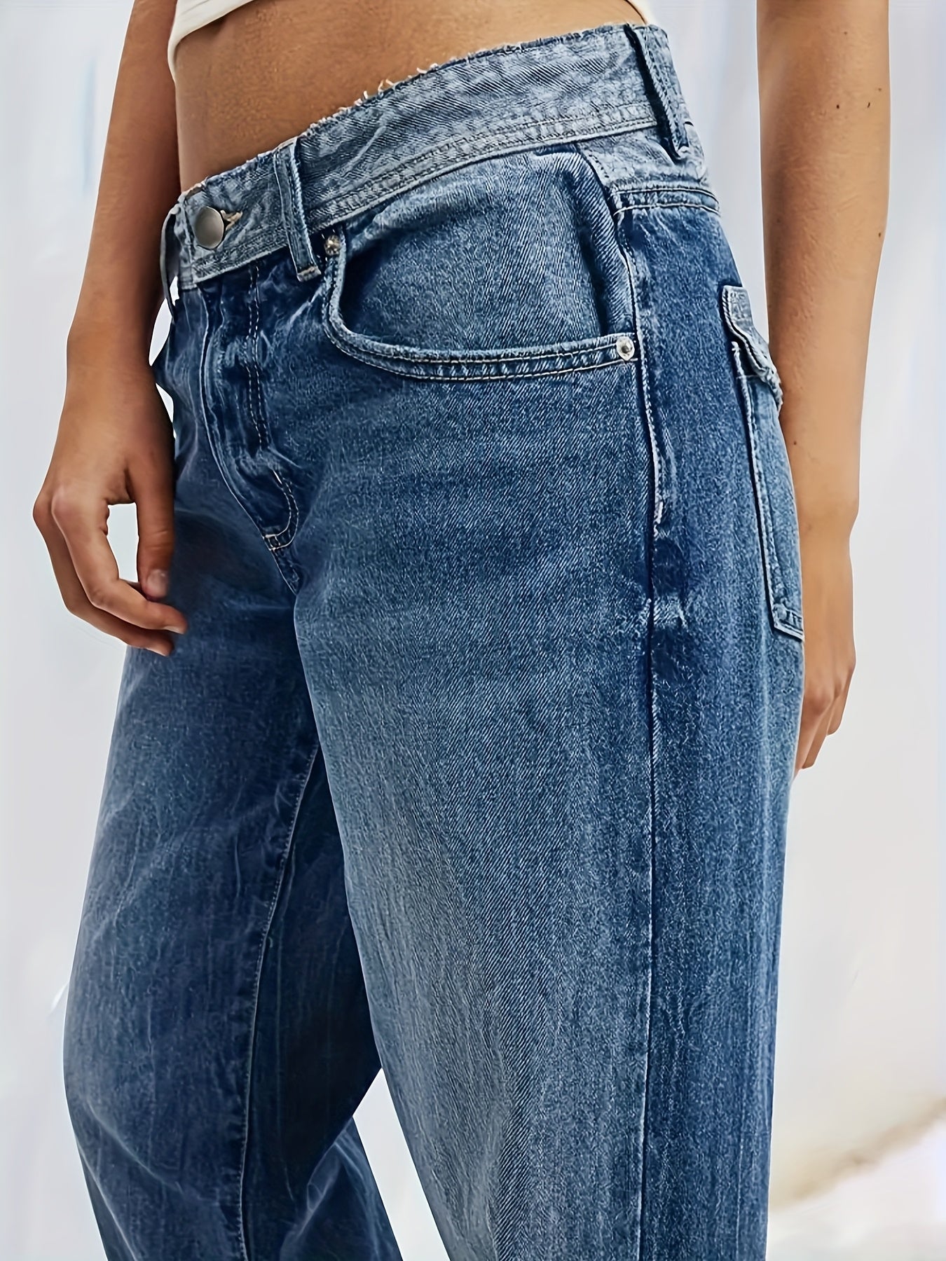 HME Women'S Vintage Relaxed Jeans, Designed with a Fit And Five-Pocket Style. Crafted from Durable Washed Denim, Highlighting a Waistband Patchwork Feature. The Material Is Flexible, Cozy, And Airy