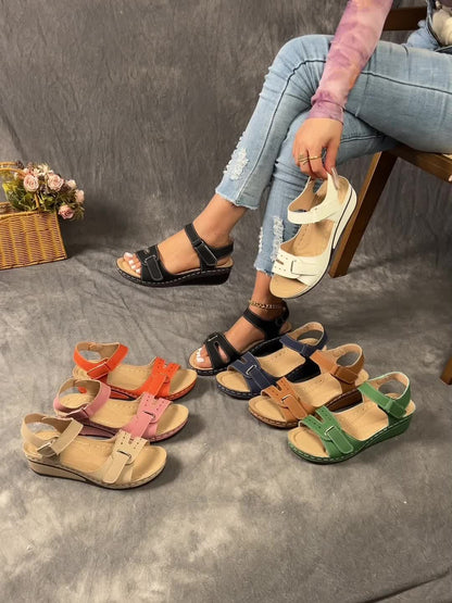 New Summer Women'S Sandals, Stylish Women'S Sandals with Thick Soles, Fashionable Women'S Casual Travel Shoes, Affordable Women'S Sandals, Elegant Women'S Shoes with Convenient Buckle Closures, Breathable Upper Material, And Durable Soles