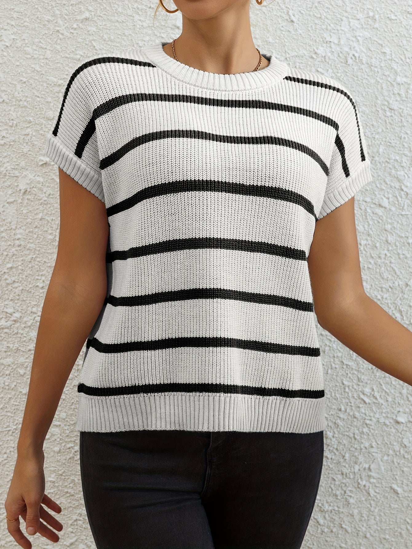 Women's Elegant Pullover Sweater - Black & White Horizontal Stripe Top, All-Season Loose Fit Shirt for Casual, Formal, Party Outfits - Easy-Care Everyday Chic Women's Clothing, Casual Wear, Classic Stripes, Quality Stitching, Stylish Blouse, Casual Dresse