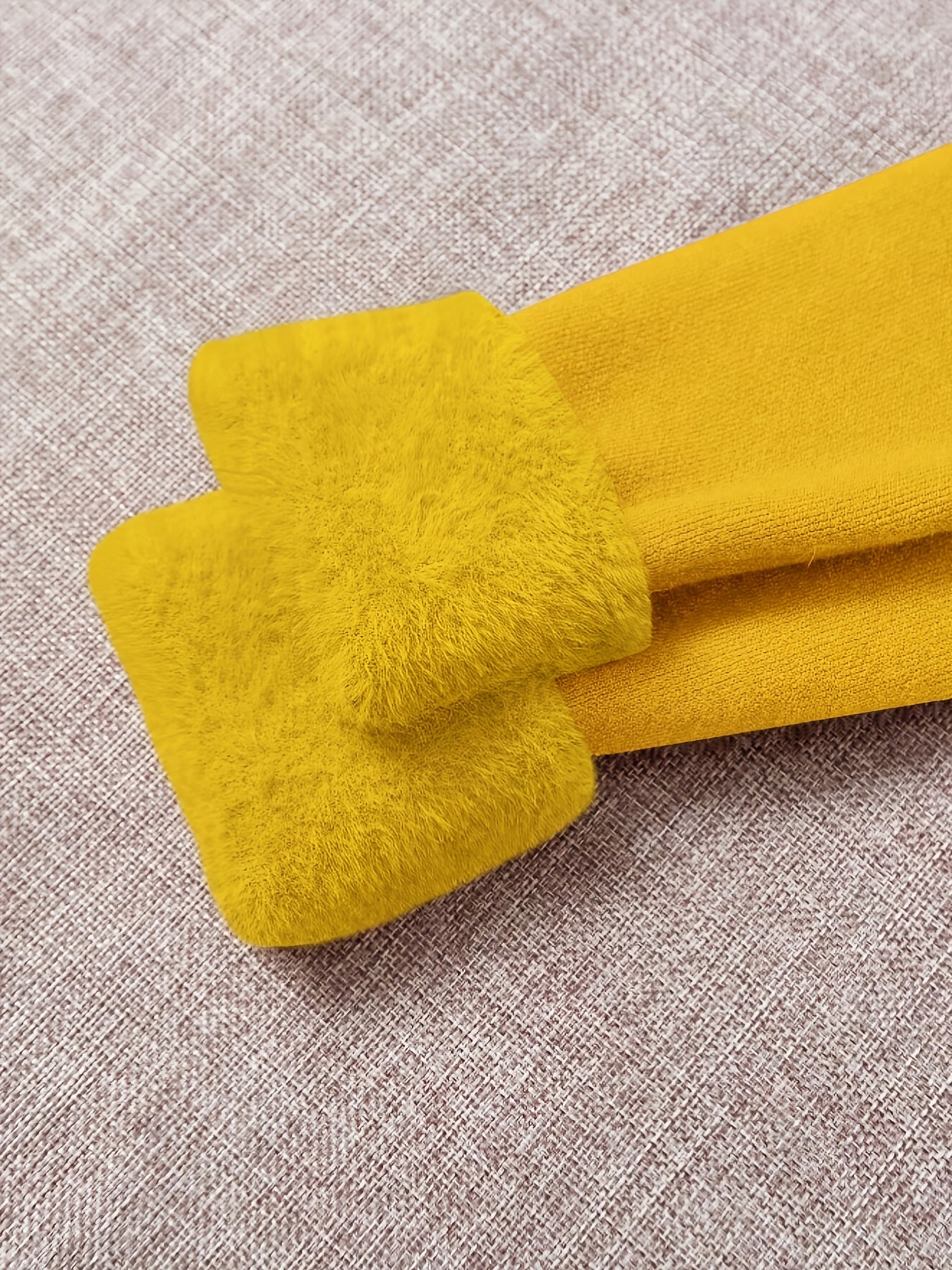 White High-neck -lined Pullover - Thick Lining for Soft Warmth in Winter, Classic Design for Effortless Style, Suitable for Layering or Wearing Alone, Ideal for Cold Weather and Office Wear.