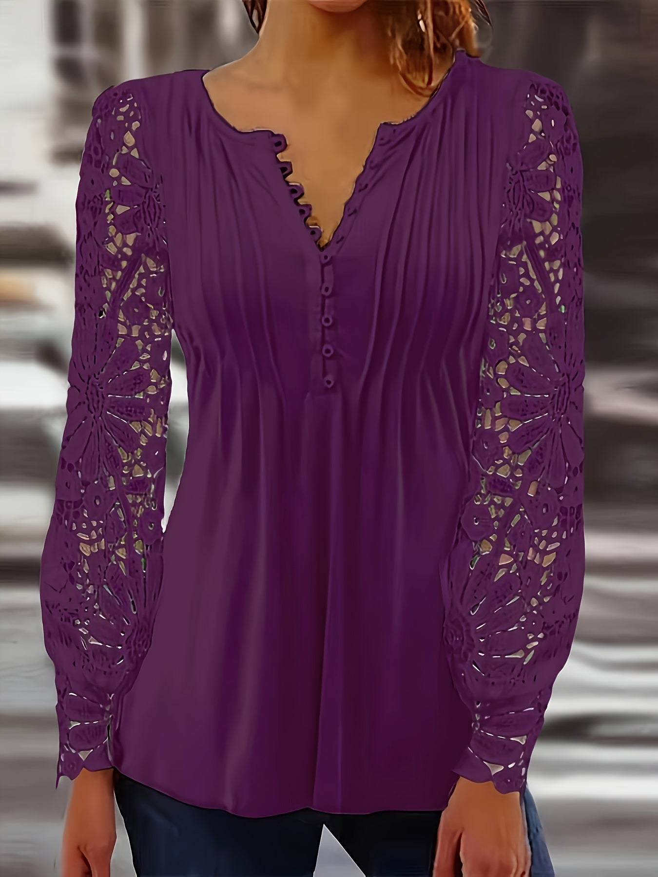 Casual Women'S Clothing in Larger Sizes, Featuring a Comfortable Blouse with Lace Hem Sleeves, a Pleated Design, And a Easy Button-Up T-Shirt Suitable for Home, Leisure, And Outdoor Activities